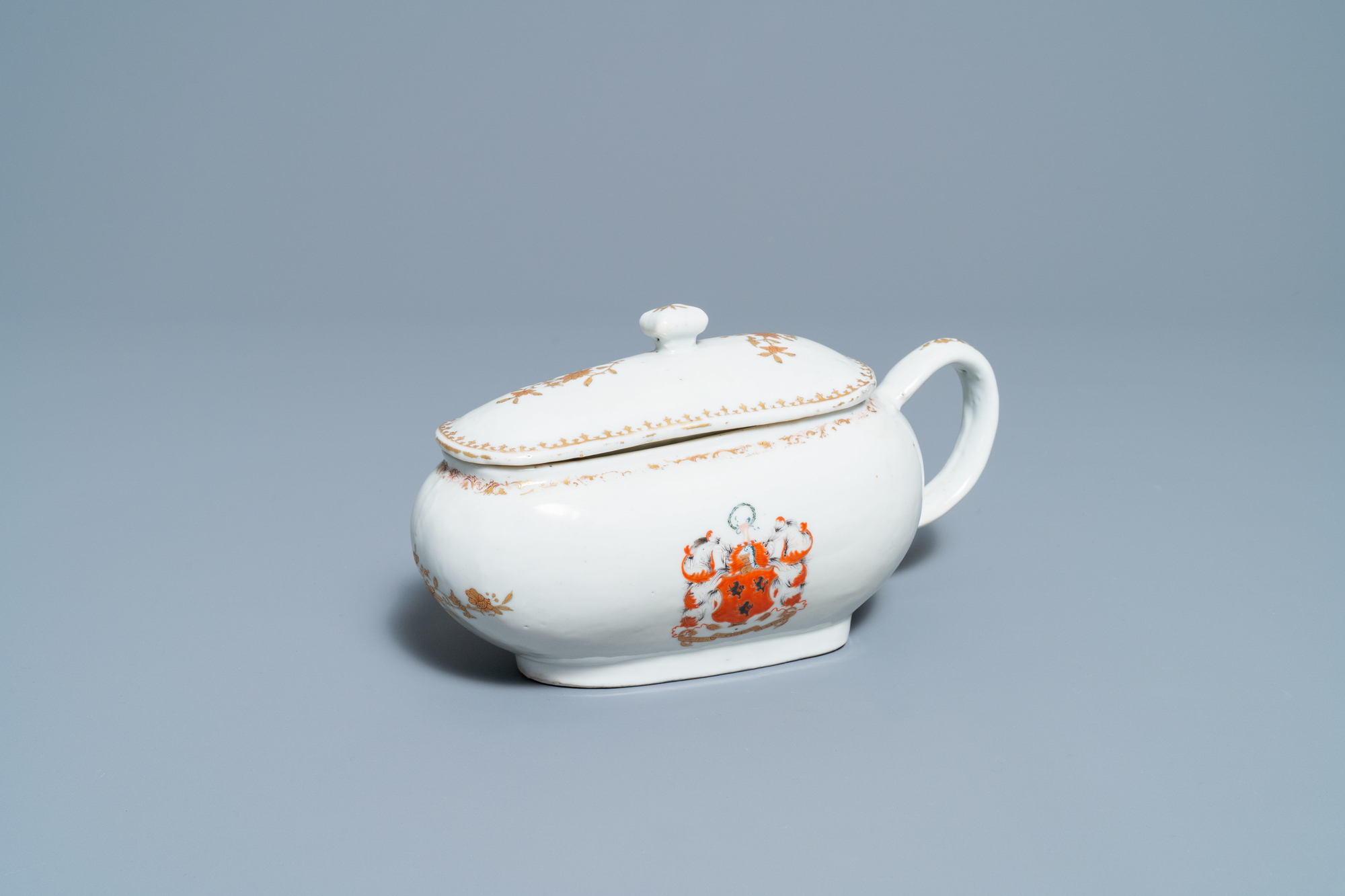 A Chinese Scottish market Ross of Balnagowan armorial sauceboat and cover, Qianlong