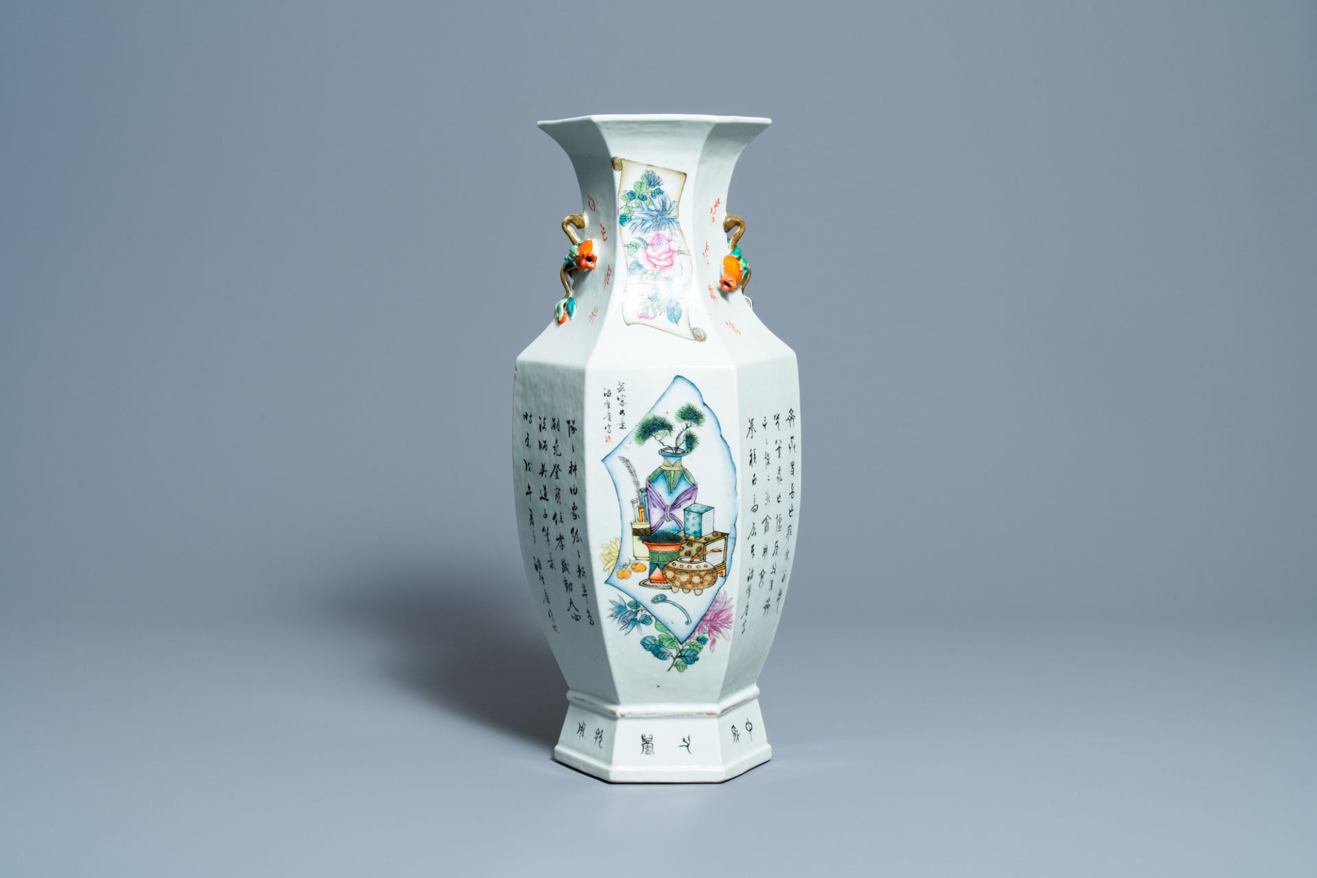 A Chinese hexagonal qianjiang cai vase, 19th C. - Image 5 of 8