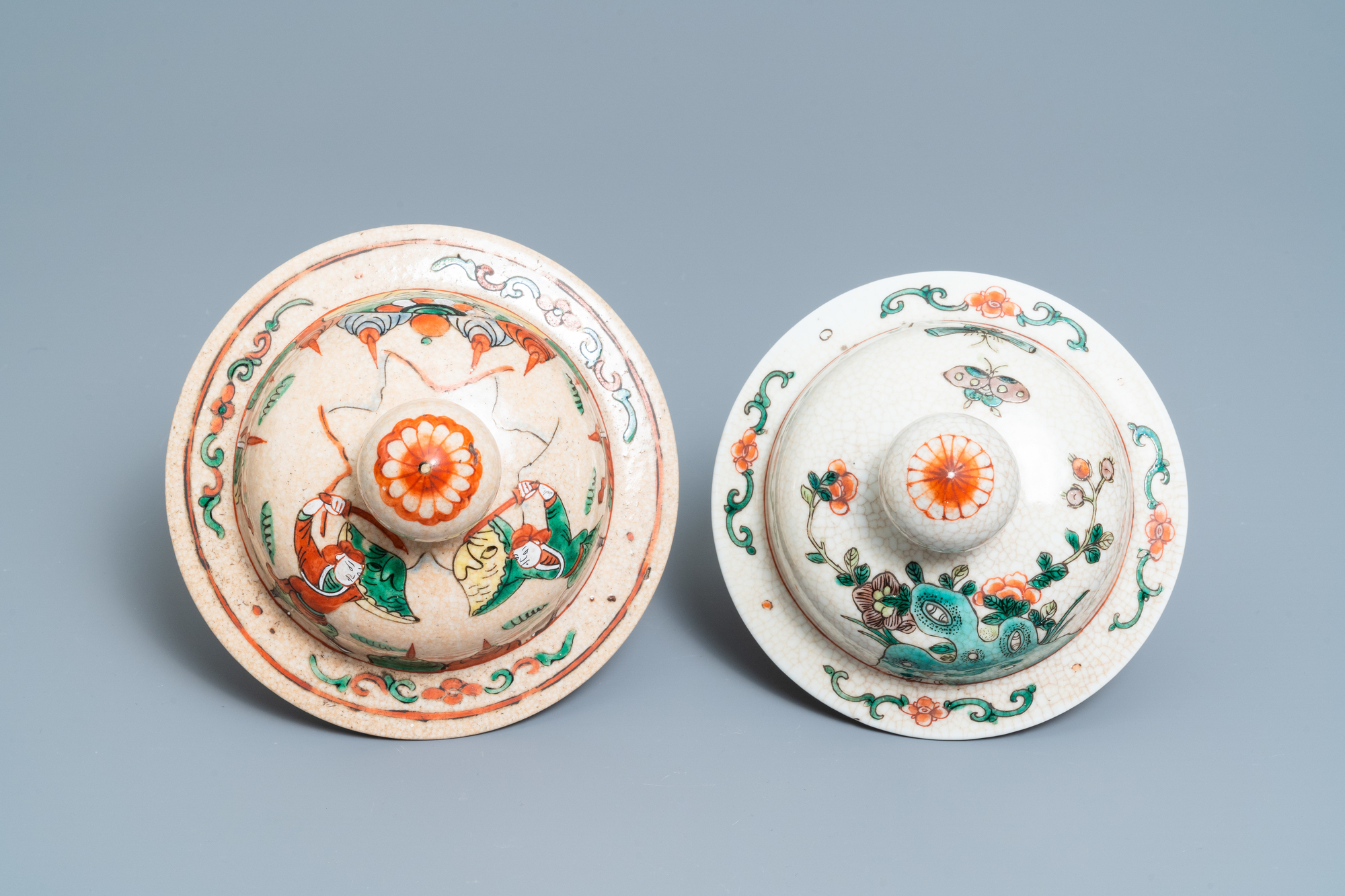 Three Chinese Nanking famille rose and verte crackle-glazed vases, 19/20th C. - Image 7 of 8