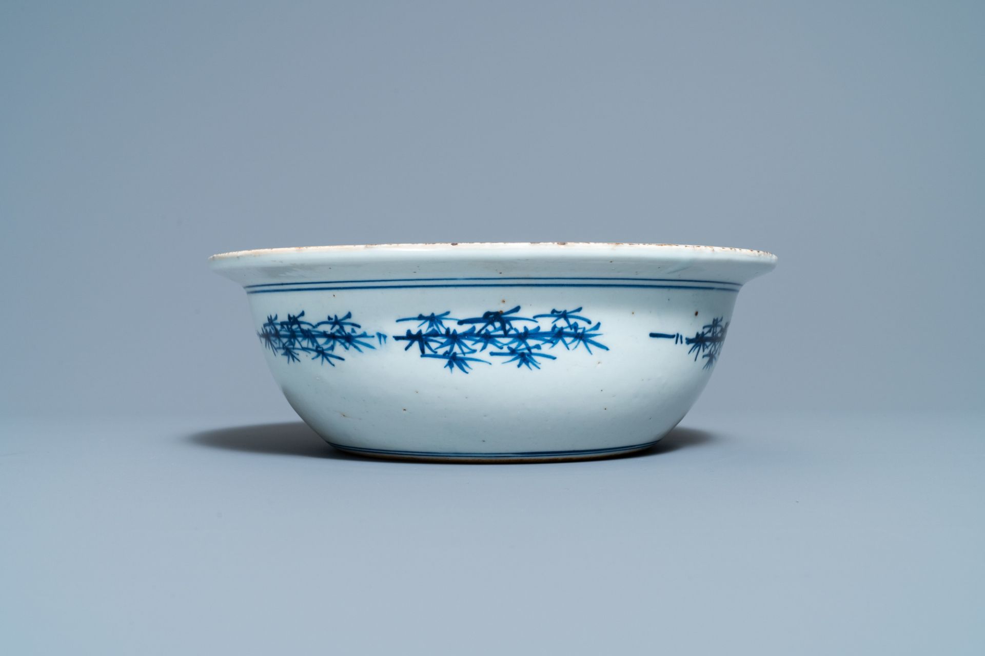 A Chinese blue and white 'tiger' basin, Jiaqing - Image 3 of 6