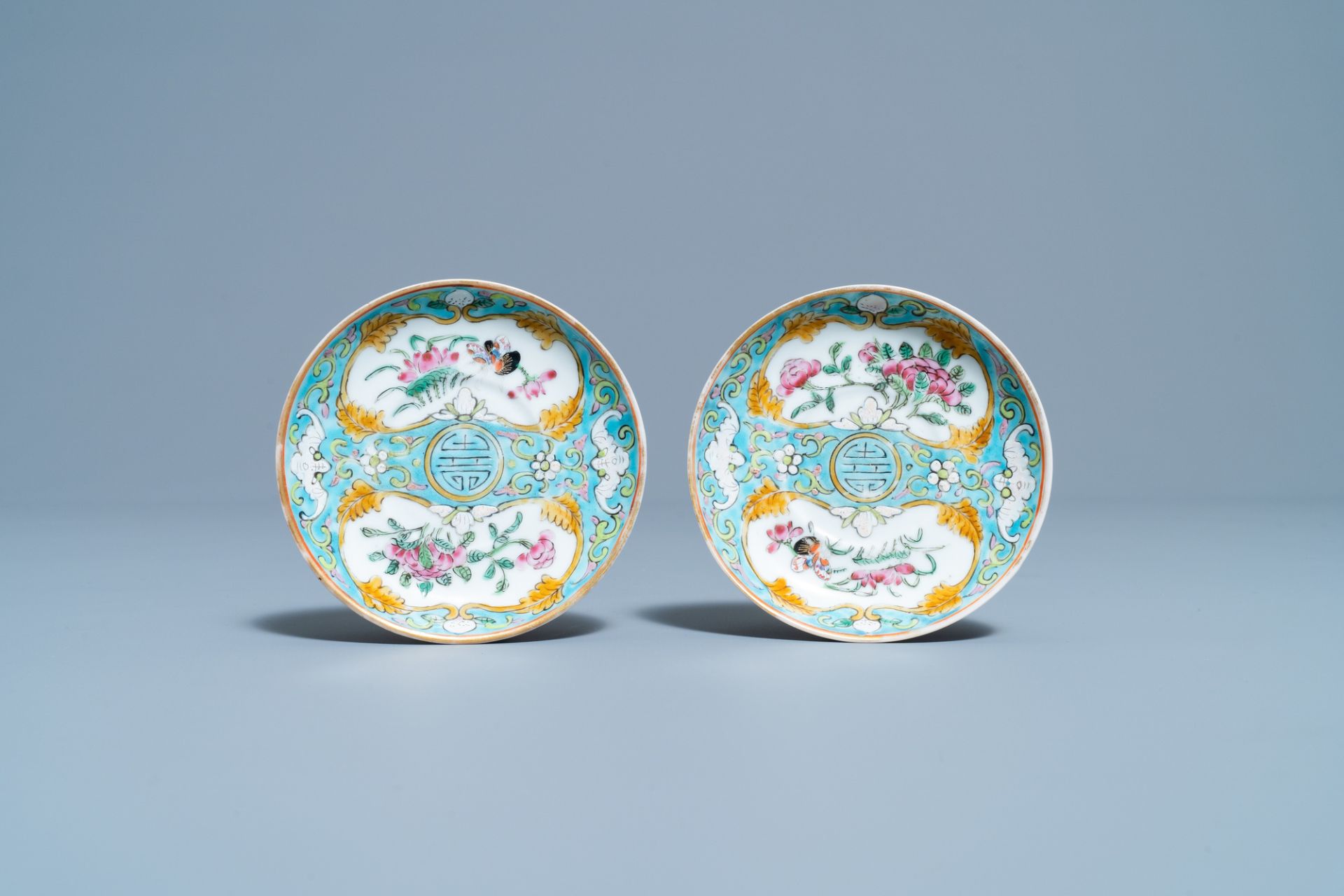 A Chinese famille rose 'tete-a-tete' tea service on tray, 19th C. - Image 4 of 10