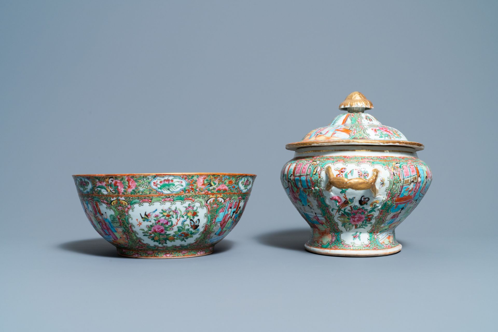 A Chinese Canton famille rose bowl and a tureen on stand, 19th C - Image 5 of 9