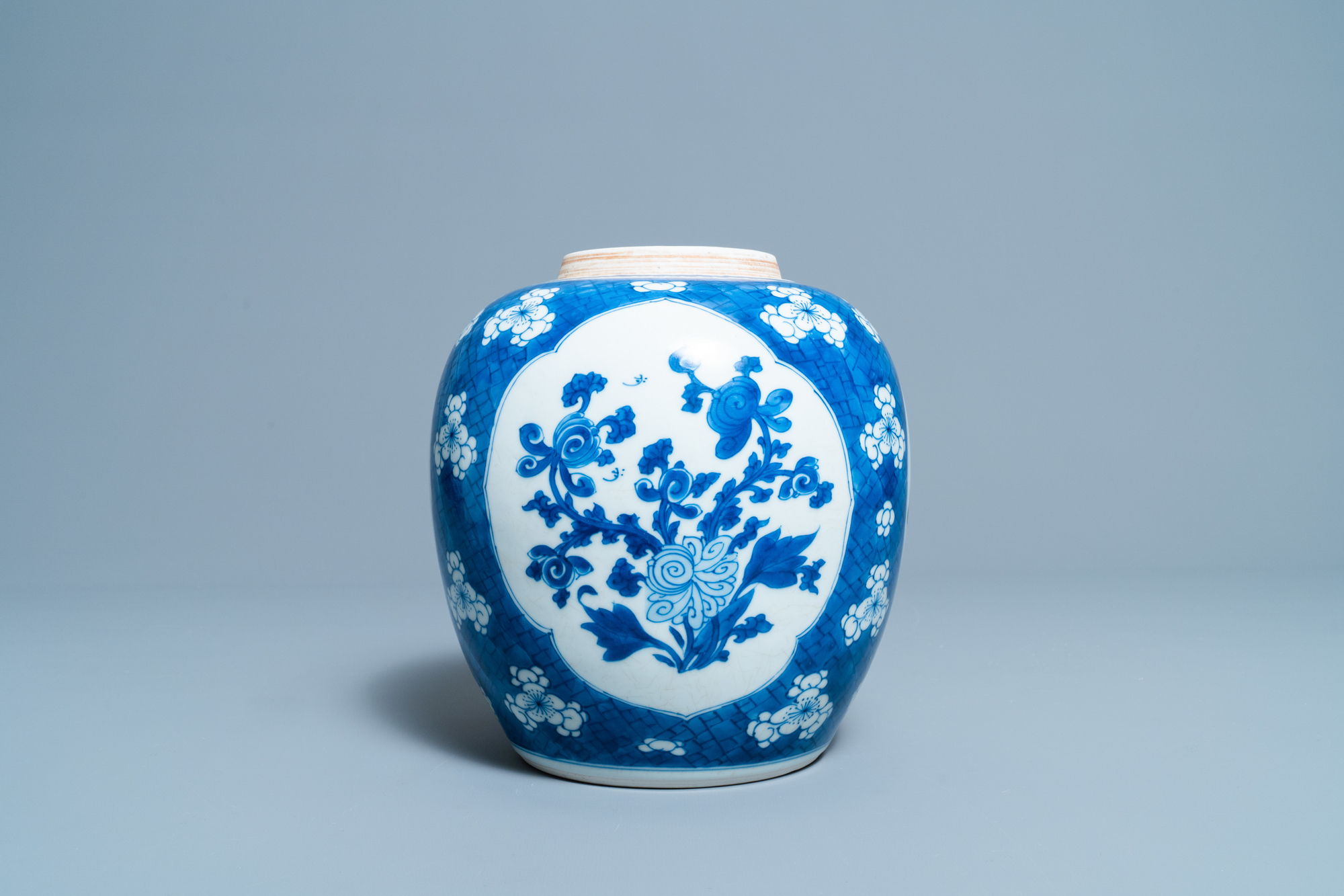 A Chinese blue and white 'qilin' jar, Kangxi - Image 2 of 7