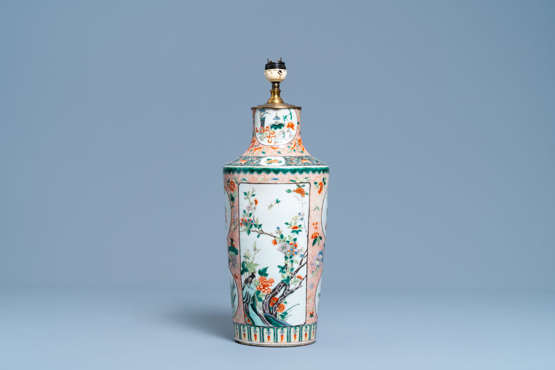 A Chinese lamp-mounted famille verte vase, 19th C. - Image 3 of 4