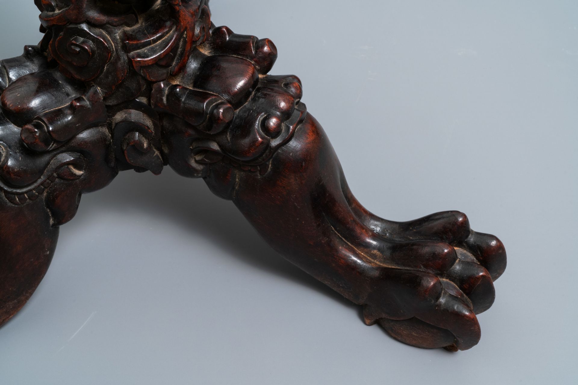 A Chinese carved wooden side table with marble chessboard top, 19th C. - Image 11 of 17