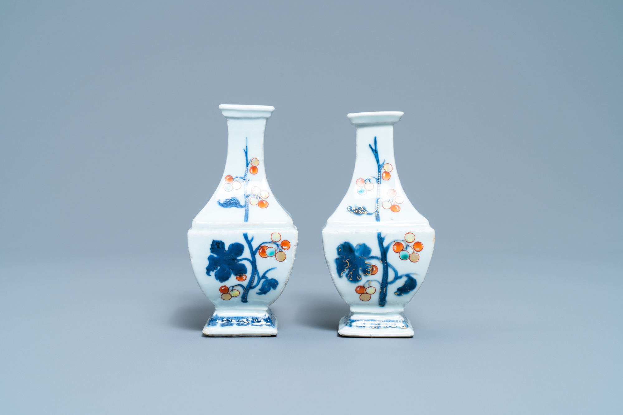 A pair of Chinese 'Pronk studio' vases, Qianlong - Image 5 of 8