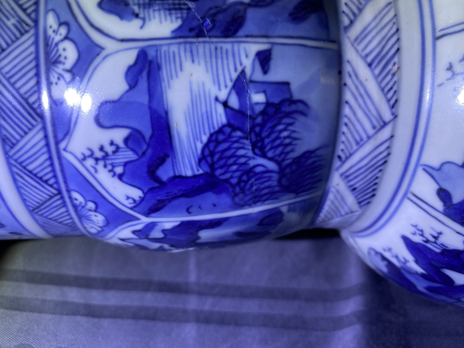 A pair of Chinese blue and white yenyen vases with figures in landscapes, Kangxi - Image 17 of 30