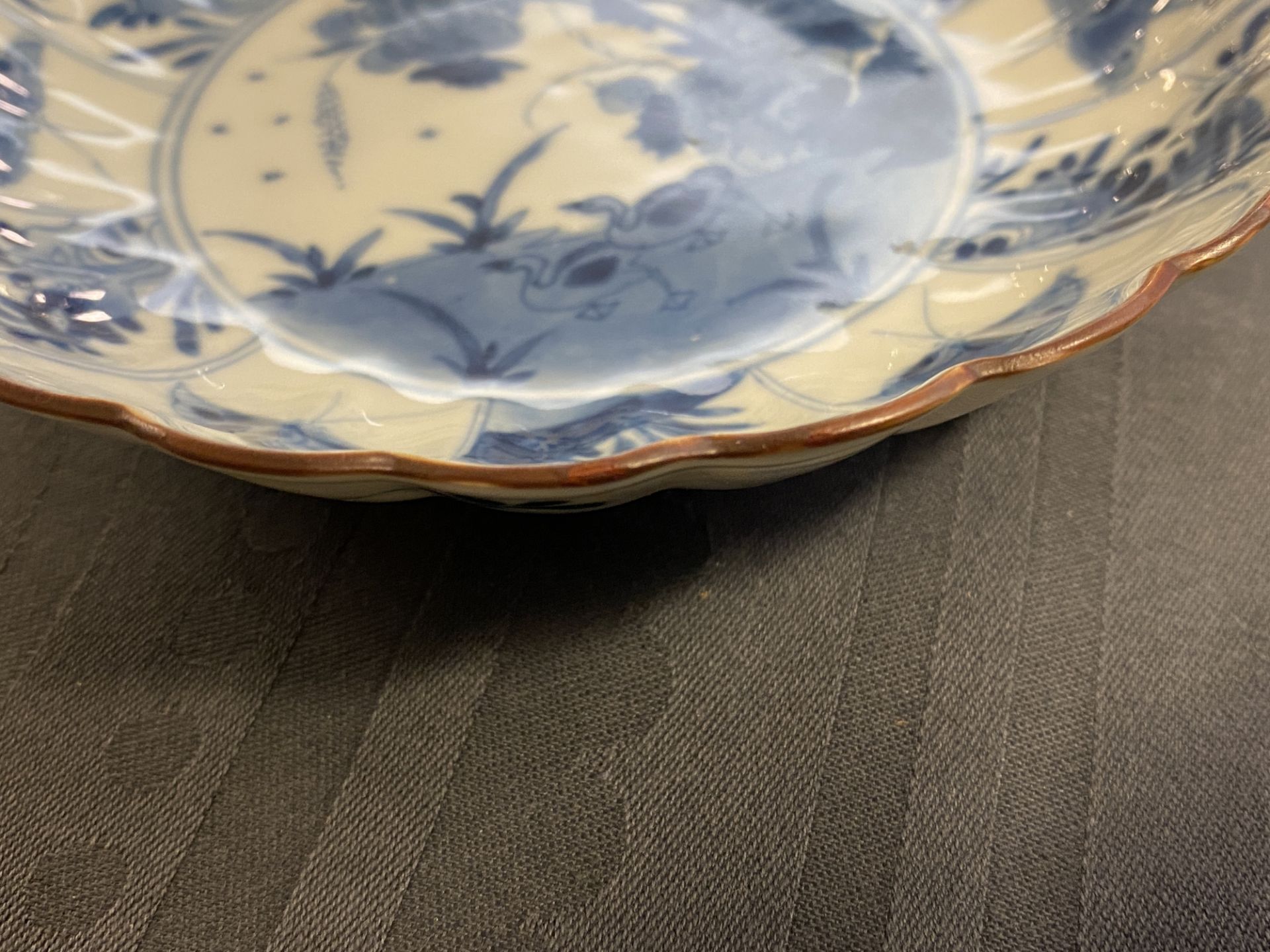 Six Chinese blue and white lobed plates with ducks and butterflies, Kangxi - Image 10 of 11