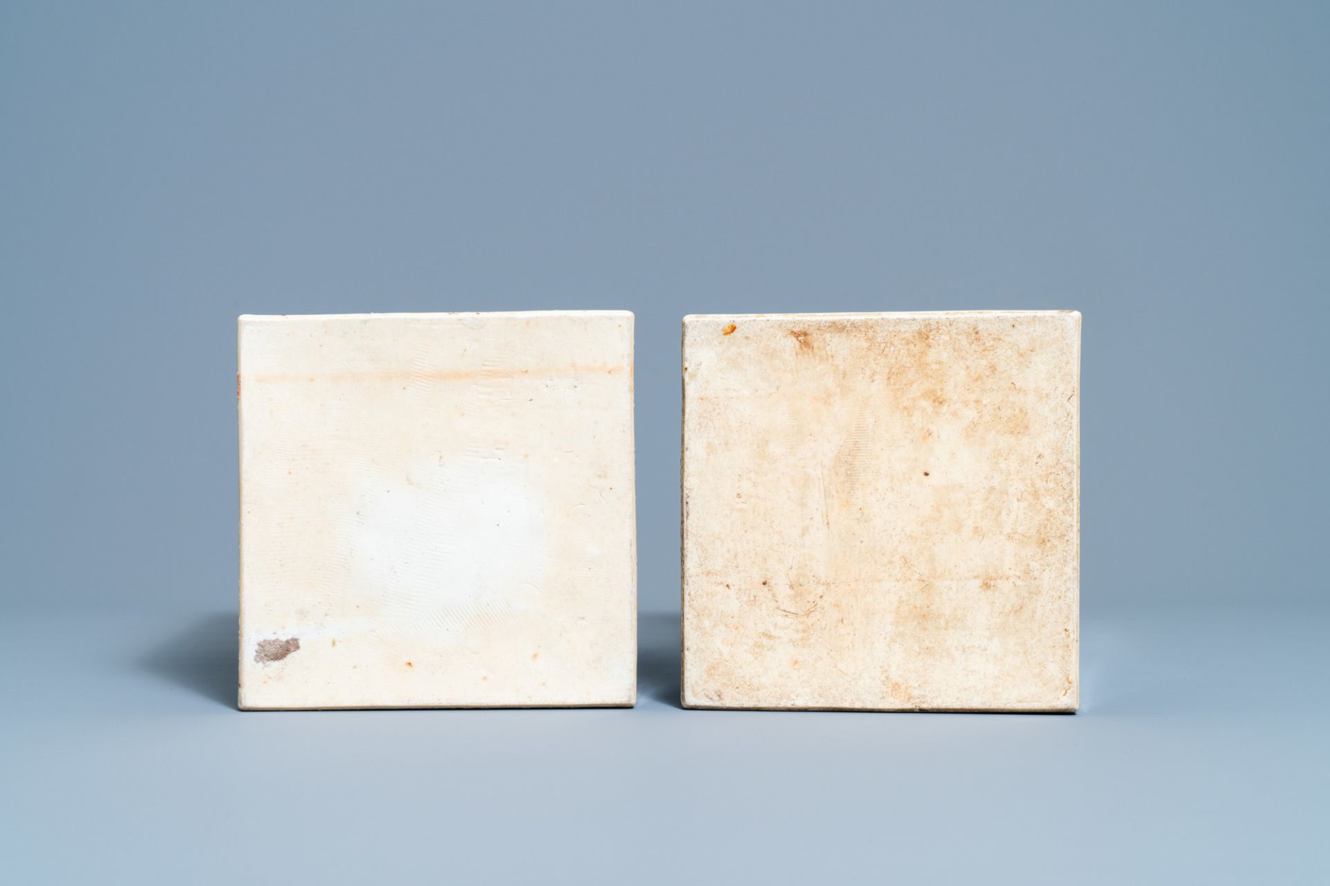 A pair of Chinese blue and white square 'landscape' jars, 19th C. - Image 7 of 9