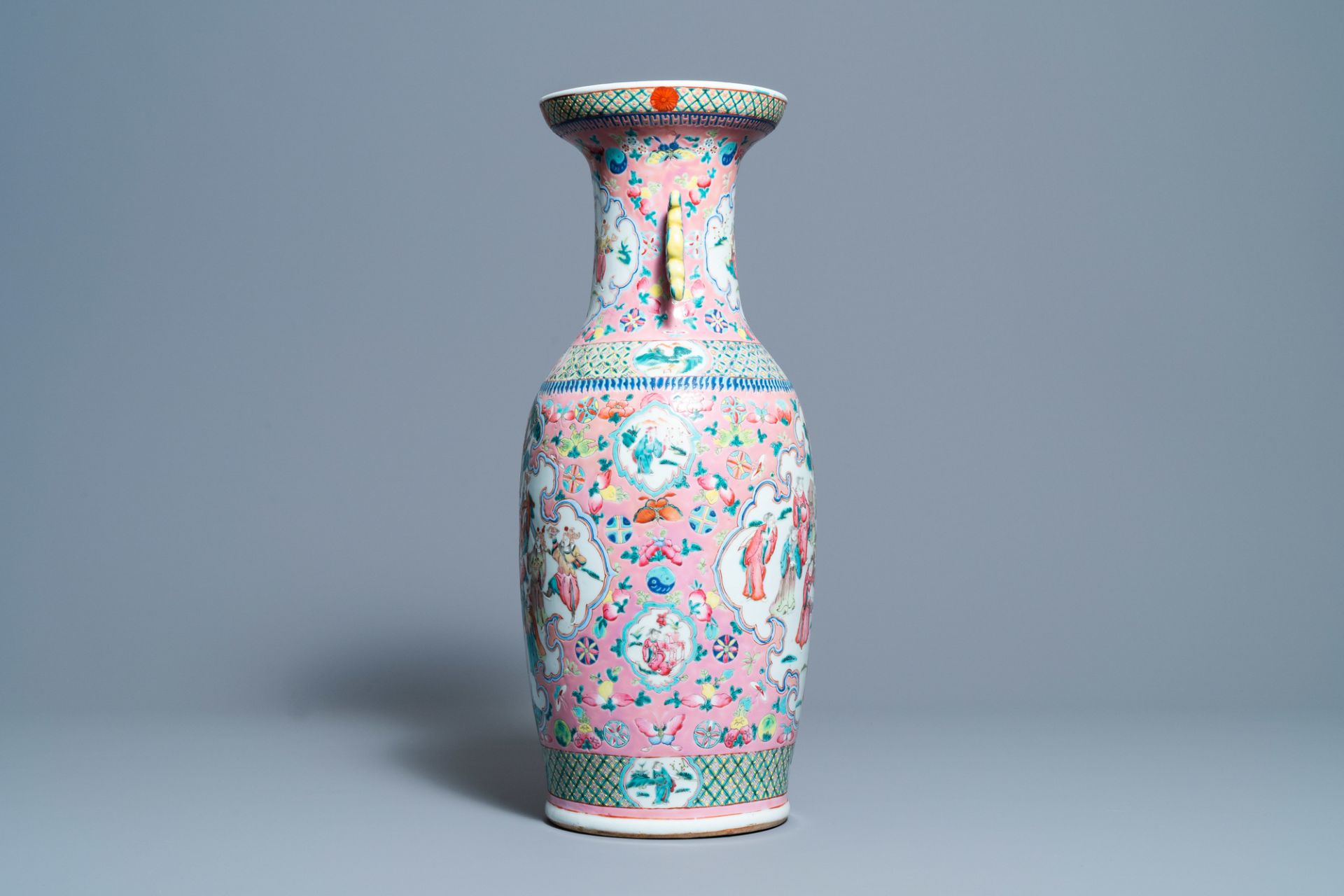 A Chinese pink-ground famille rose vase, 19th C. - Image 2 of 6