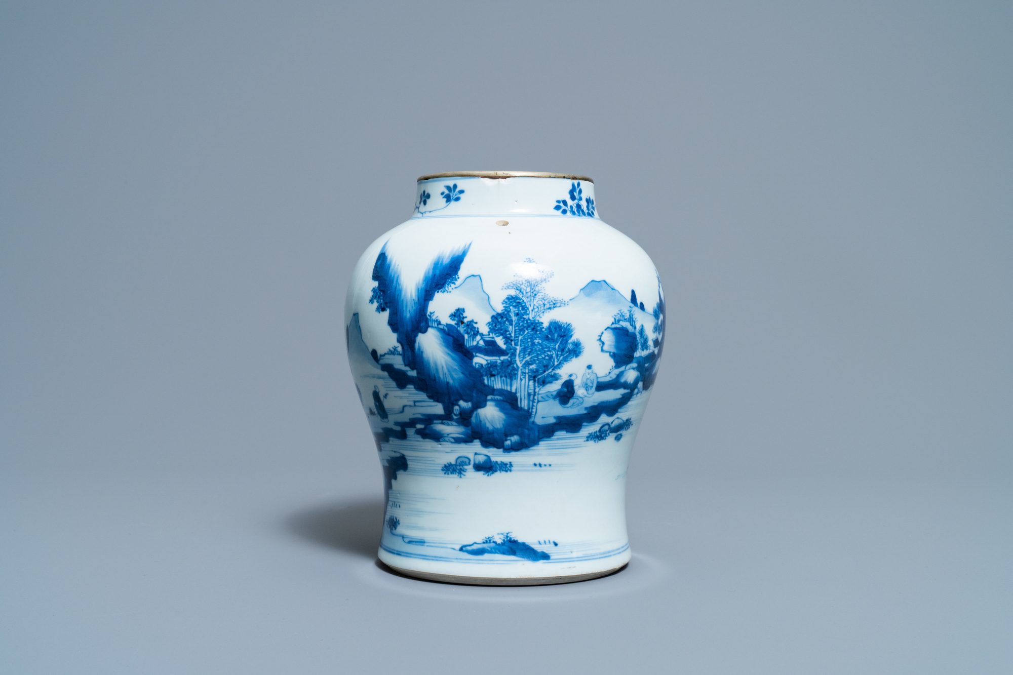 A Chinese blue and white ewer for the Vietnamese market, Kangxi - Image 4 of 8