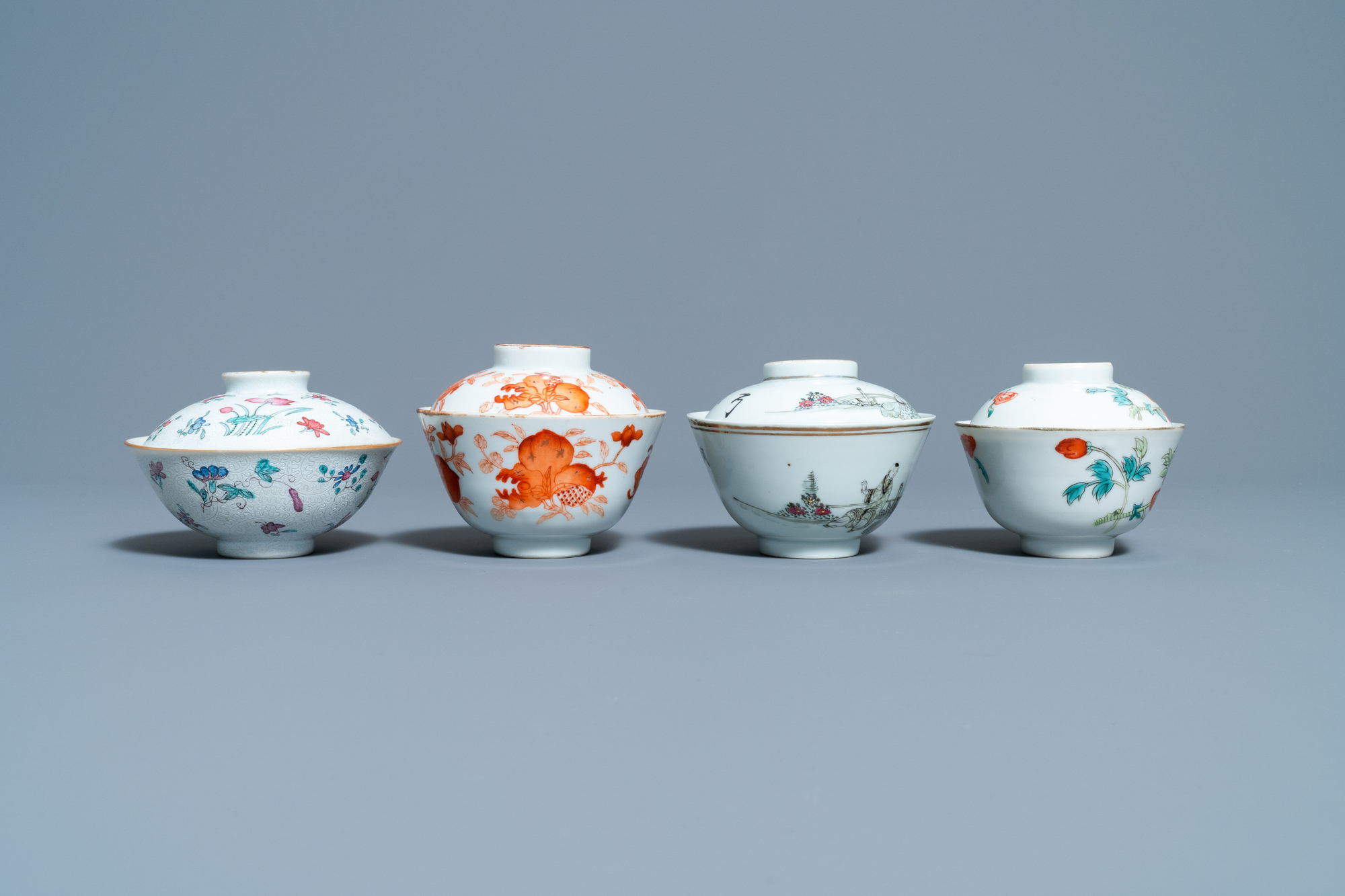 Eight Chinese famille rose and iron-red covered bowls with two stands, 19th C. - Image 11 of 15