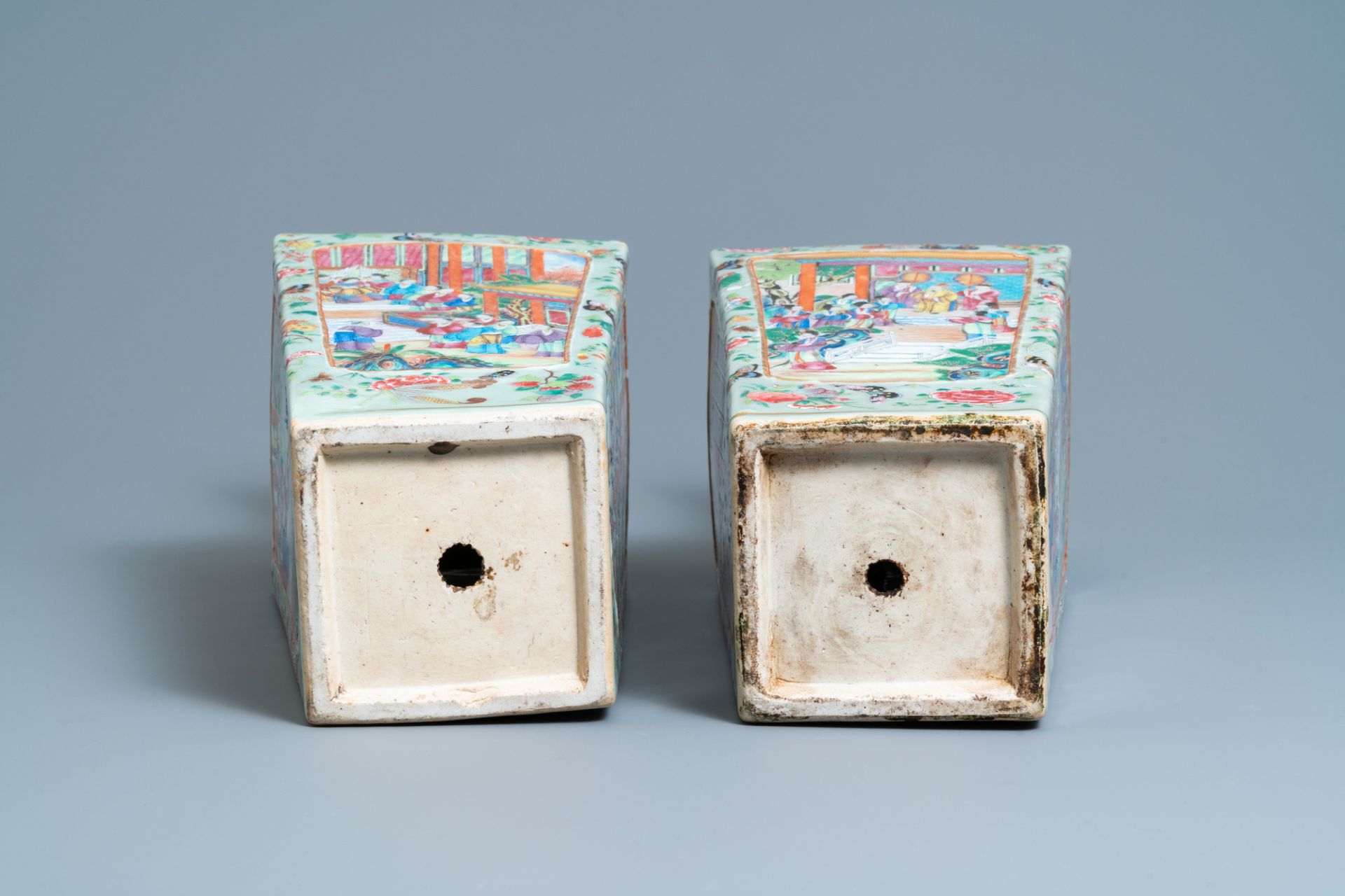 A pair of Chinese square famille rose celadon-ground vases on gilt bronze feet, 19th C. - Image 7 of 7
