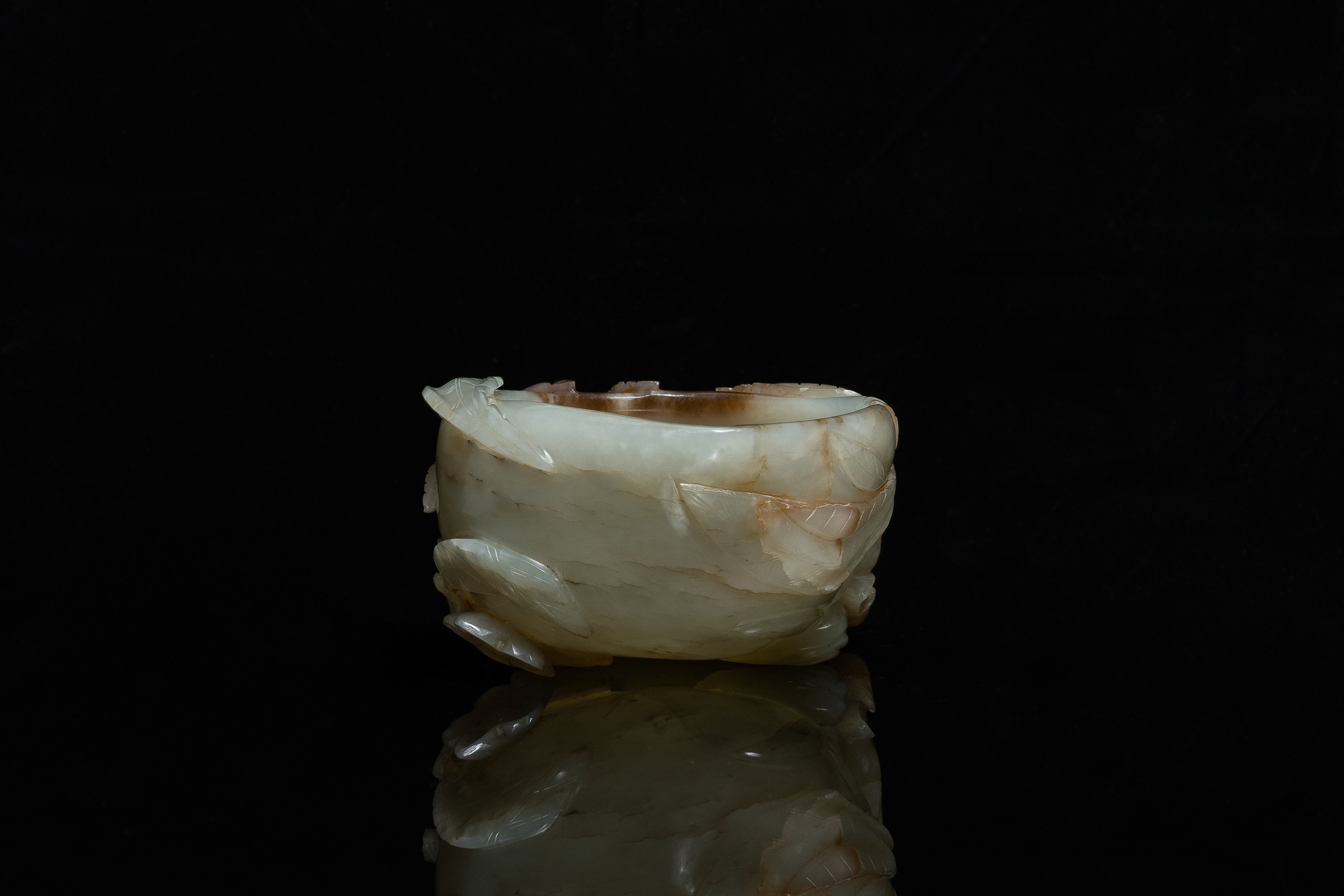 A Chinese mottled celadon and brown jade peach-form brush washer, Qing - Image 5 of 12