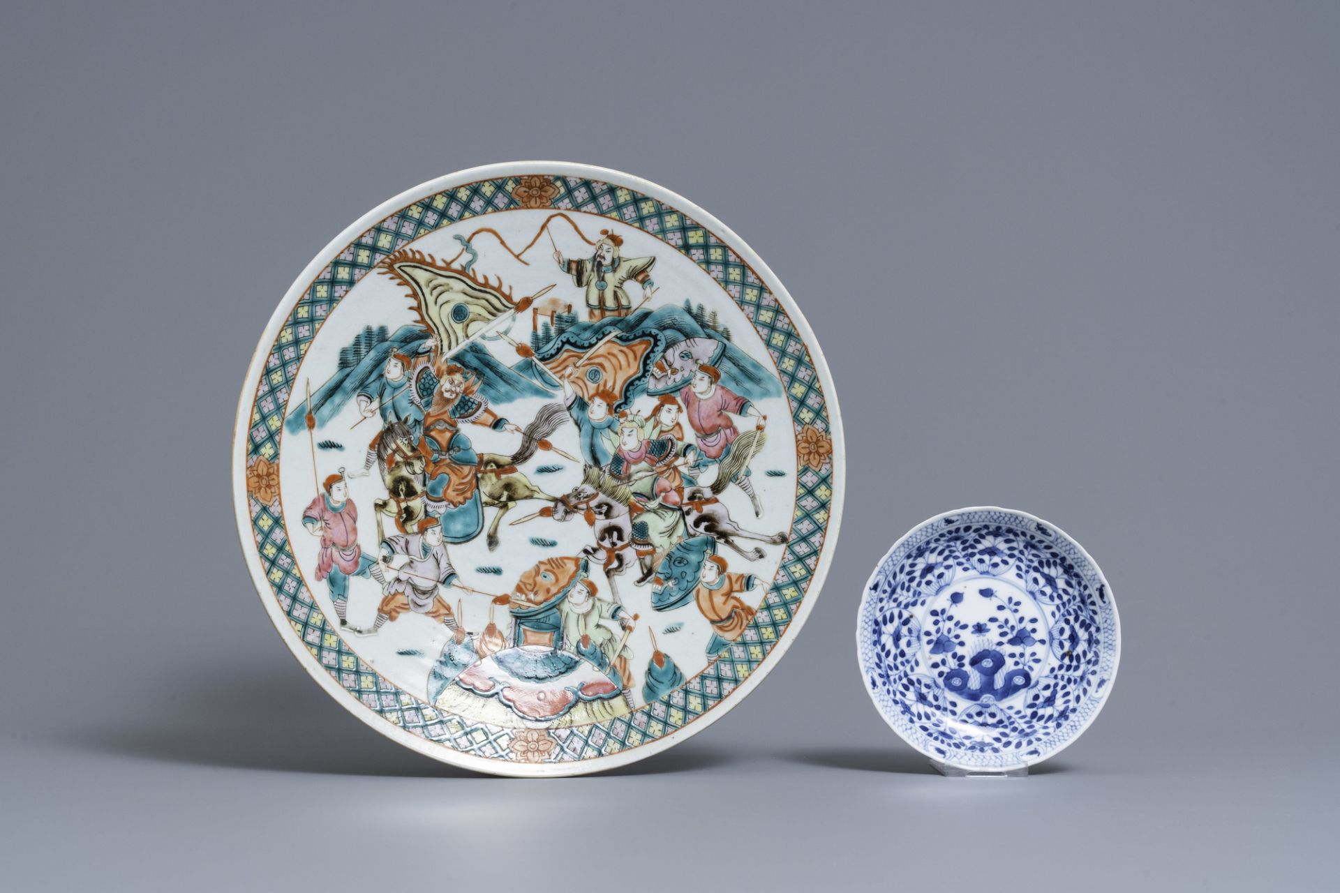 A varied collection of Chinese famille rose and blue and white wares, 19/20th C. - Image 2 of 21