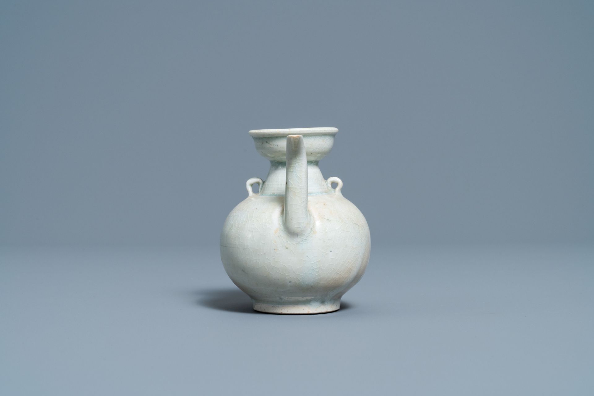 A Chinese celadon-glazed 'Yue' ewer, Song - Image 5 of 7