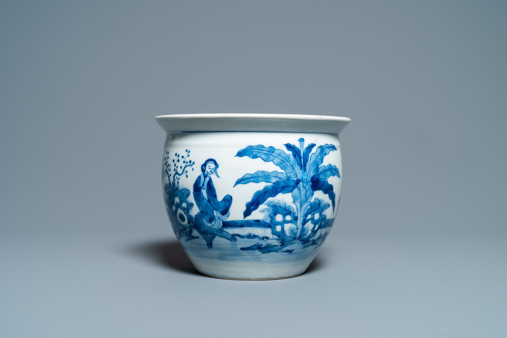A Chinese blue and white jardiniere and two famille verte bowls, 19/20th C. - Image 2 of 13