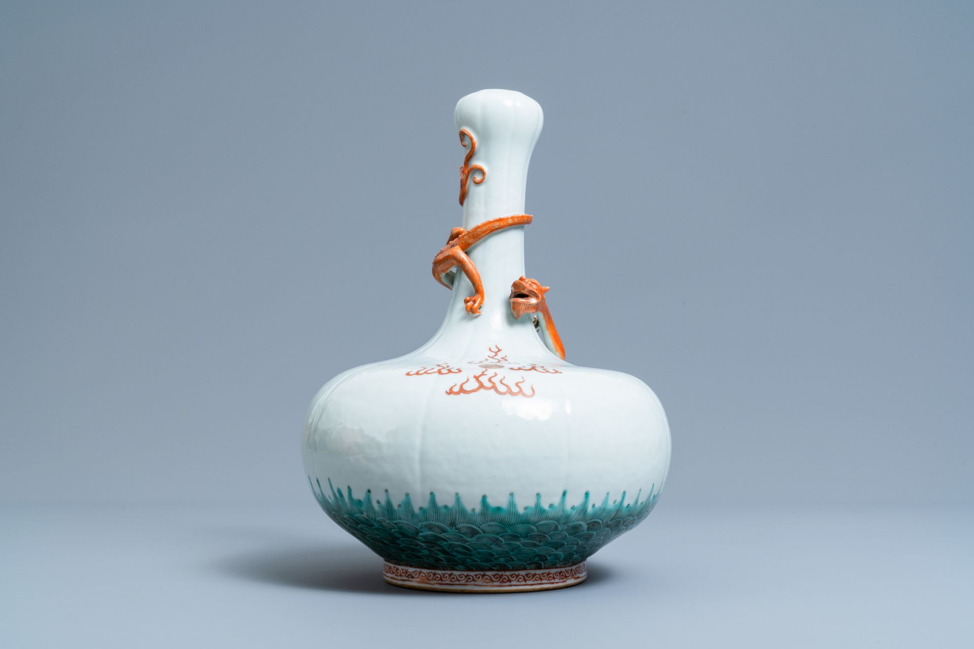 A Chinese white-glazed garlic head vase with an applied dragon, 19th C. - Image 3 of 5