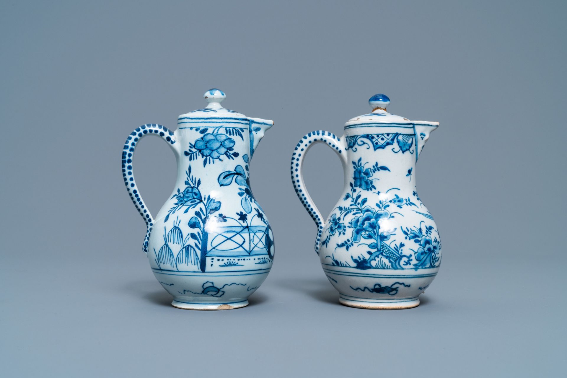 A Dutch Delft blue and white cruet set on stand, 2nd quarter 18th C. - Bild 10 aus 13