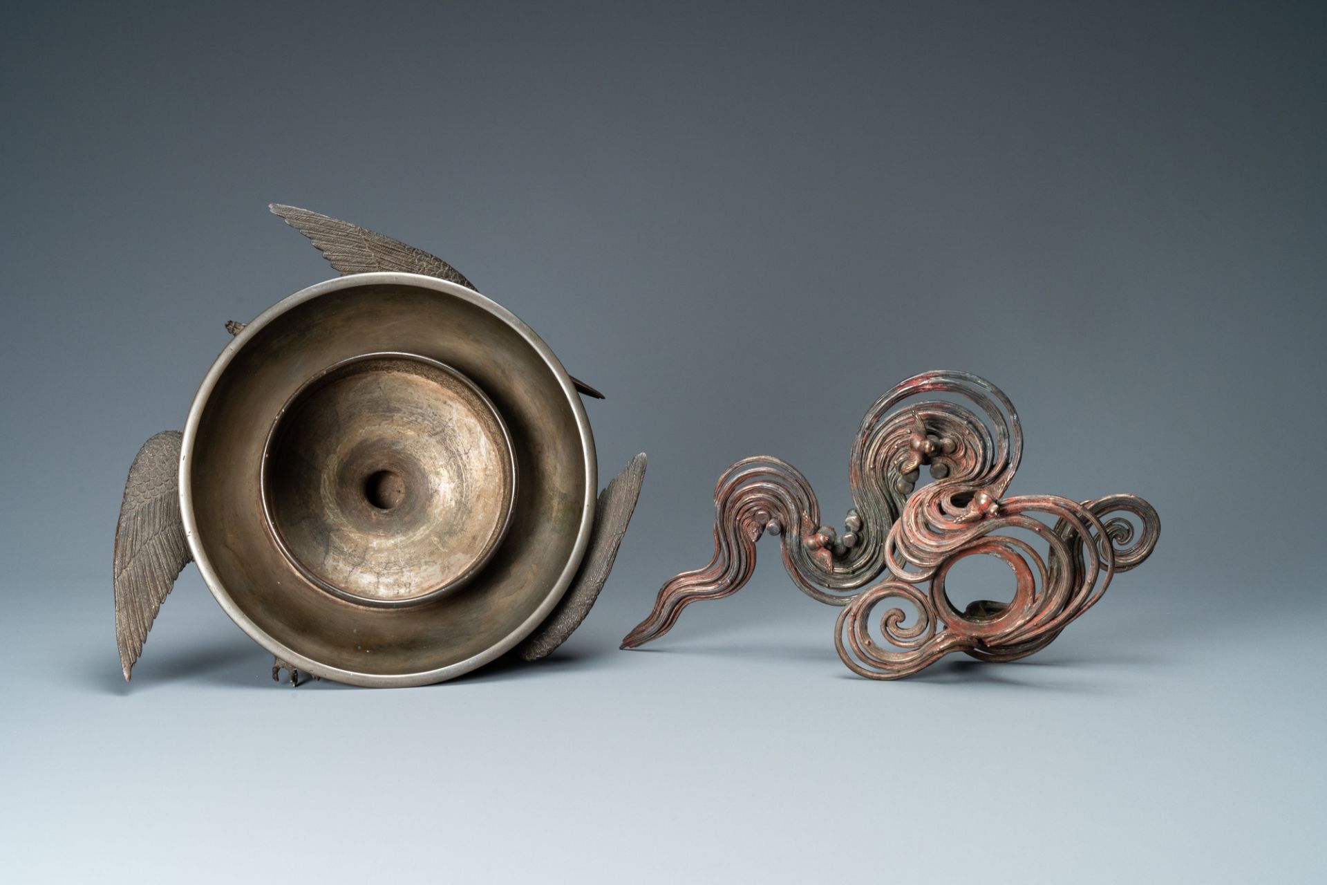 A Japanese copper, bronze and pewter bowl, signed Kimura Toun, Meiji, 19th C. - Image 7 of 9