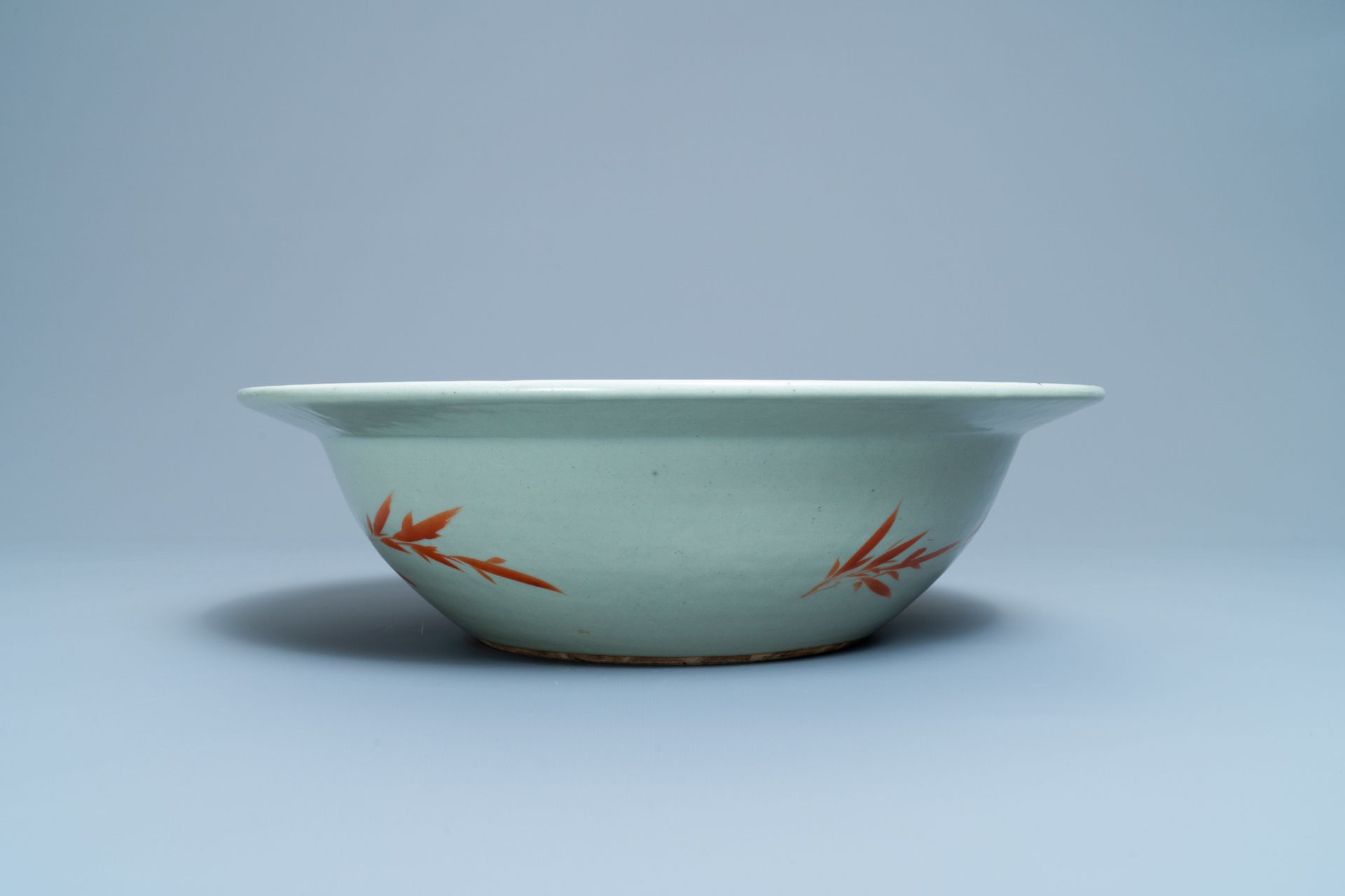 A large Chinese famille rose celadon-ground bowl, 19th C. - Image 6 of 7