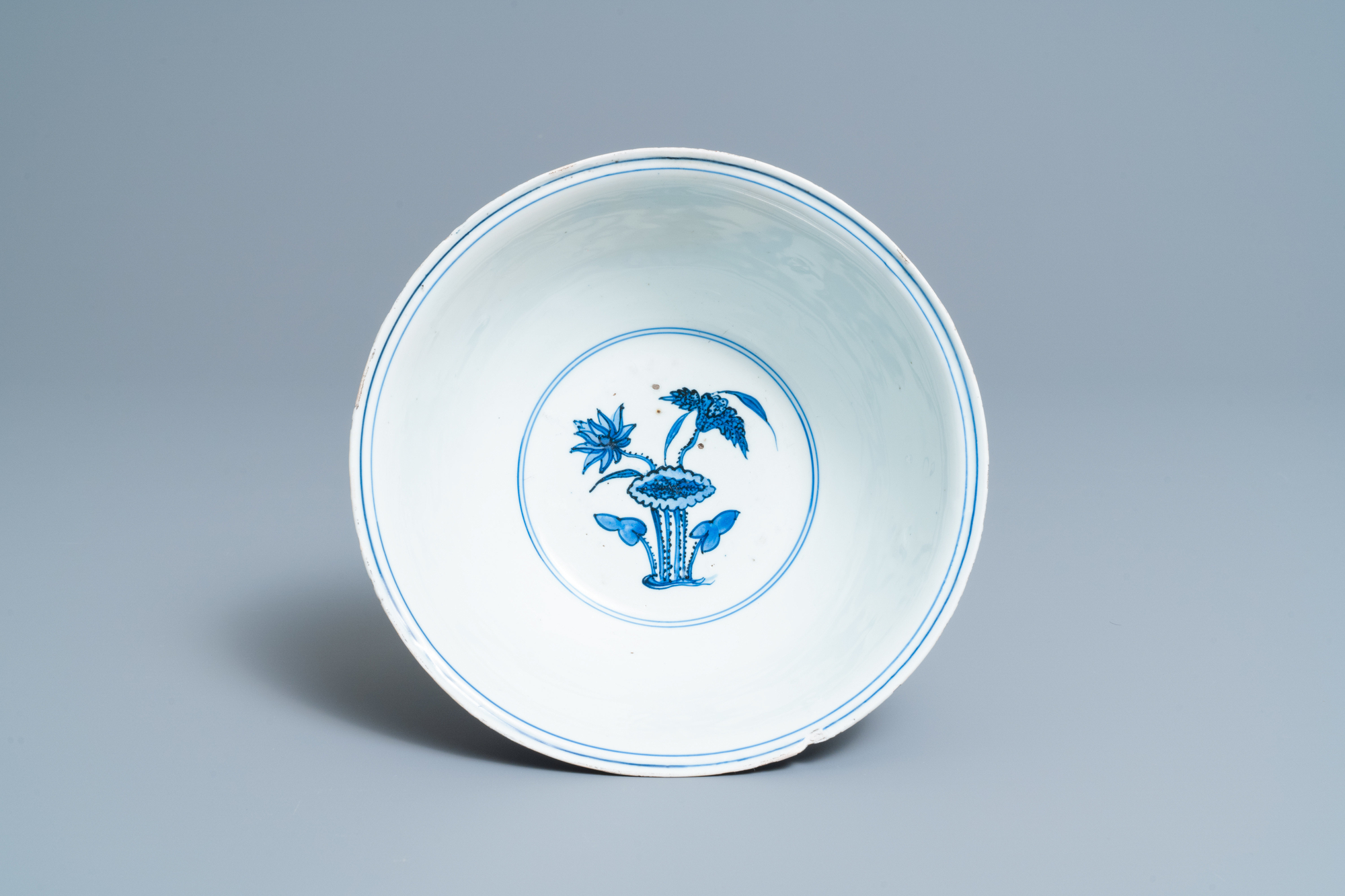 A Chinese blue and white 'mandarin ducks' bowl, Chenghua mark, Wanli - Image 6 of 7