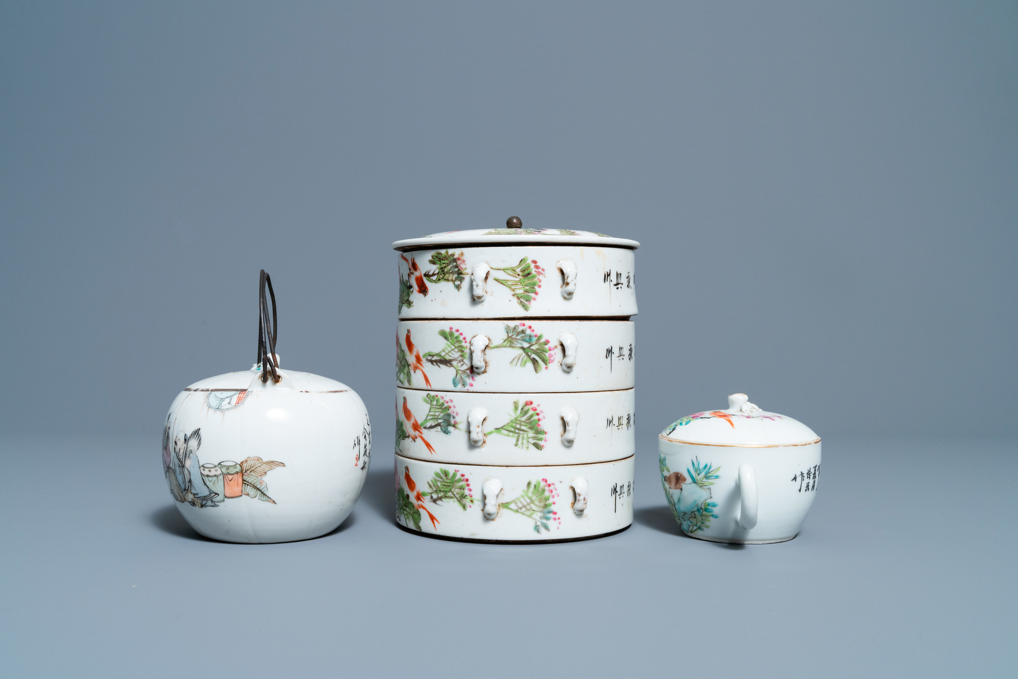 Two Chinese qianjiang cai teapots and a four-tier stacking jar, 19/20th C. - Image 3 of 11