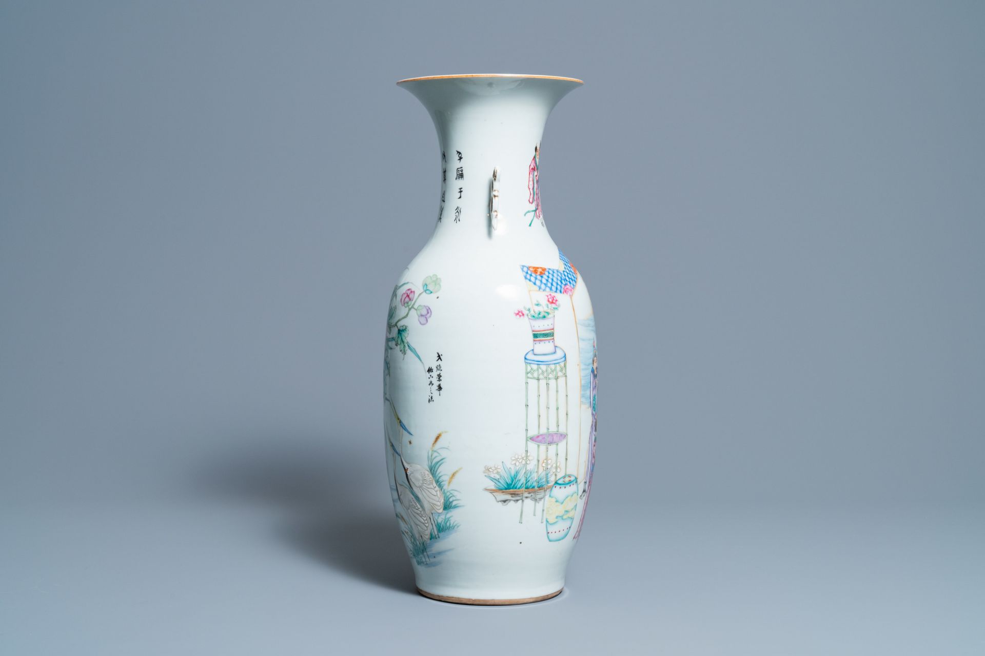 A Chinese famille rose vase with figurative and floral design, 19/20th C. - Image 4 of 6