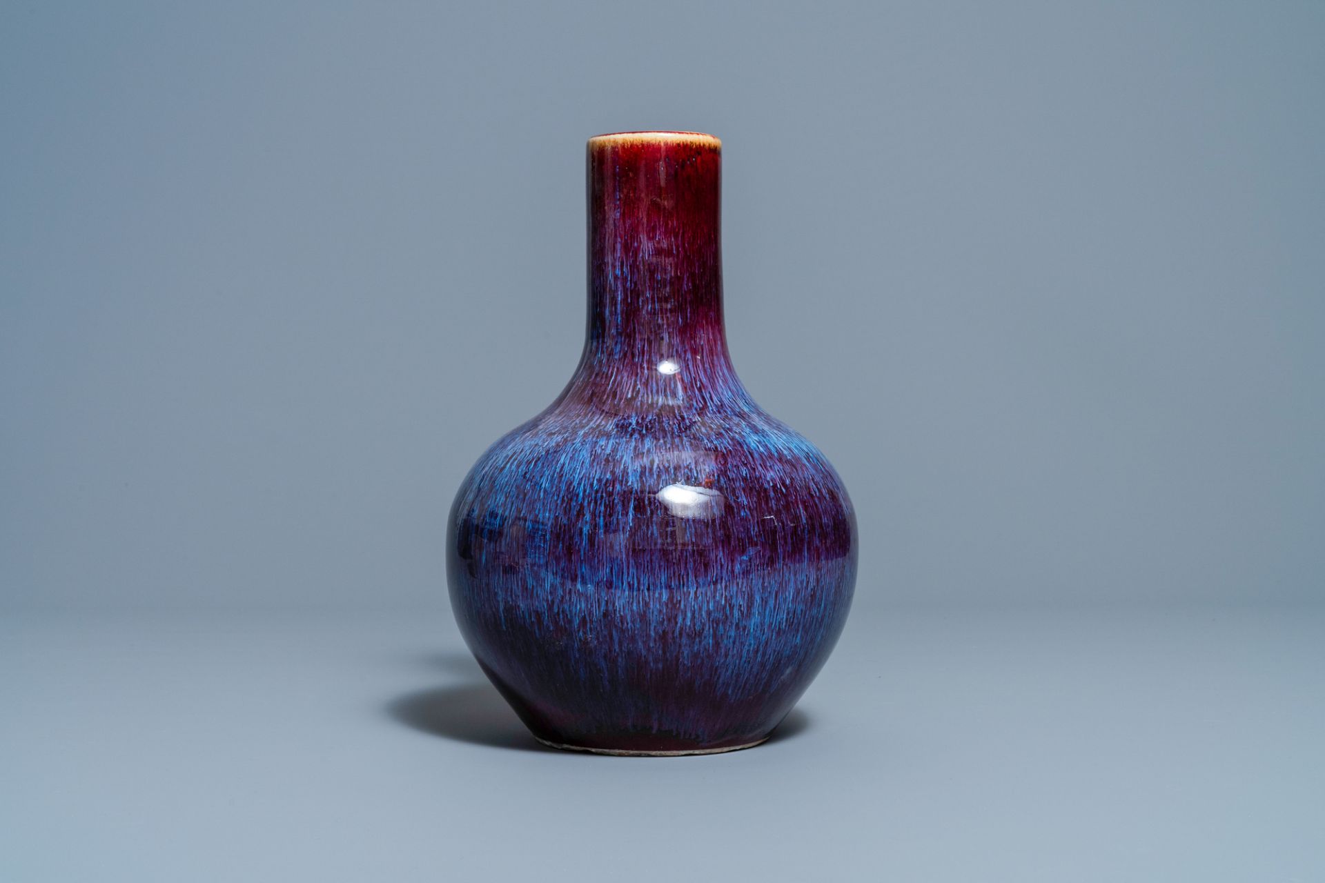 A Chinese flambe-glazed bottle vase, 19th C. - Image 3 of 6