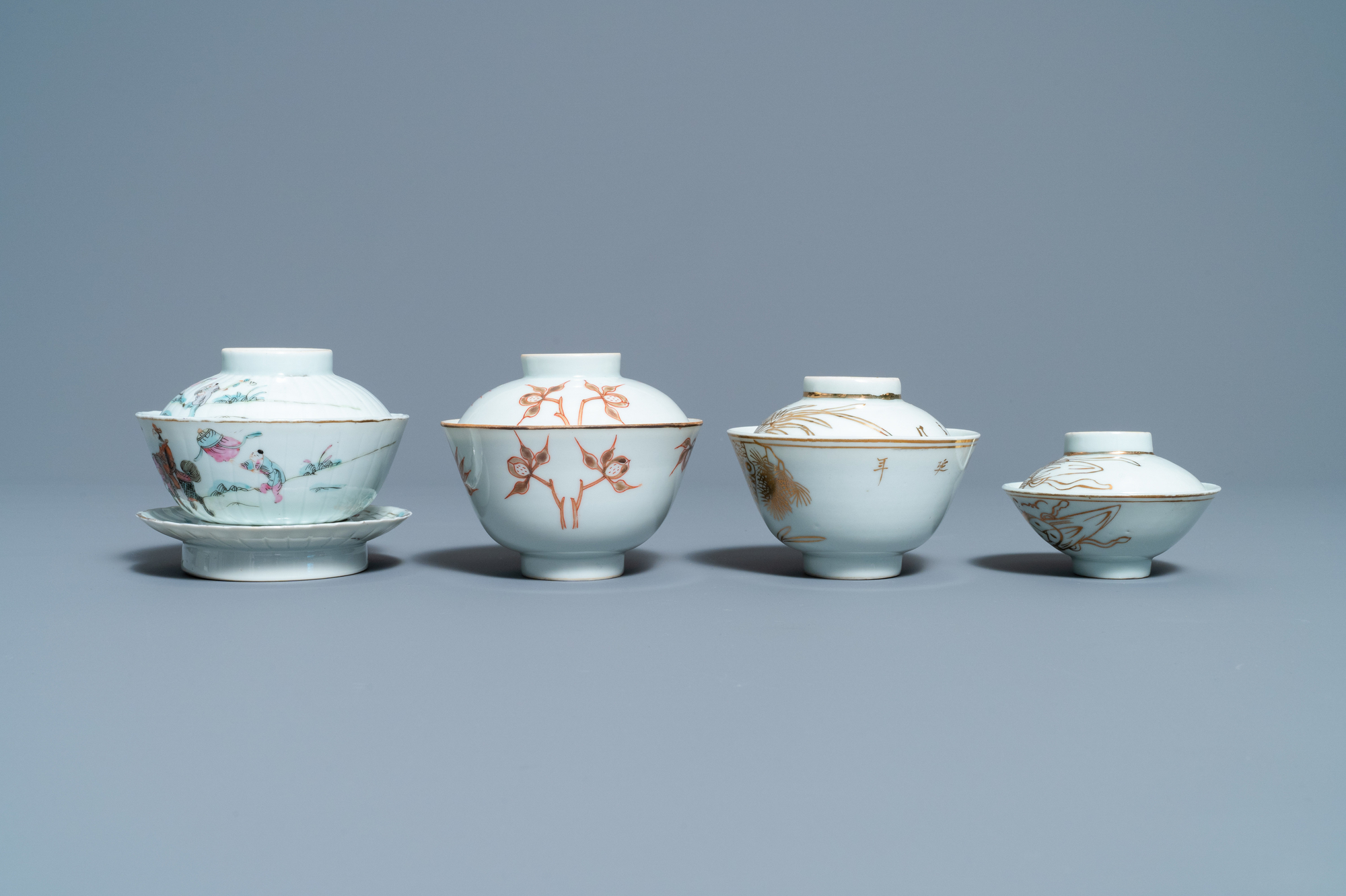 Eight Chinese famille rose and iron-red covered bowls with two stands, 19th C. - Image 3 of 15