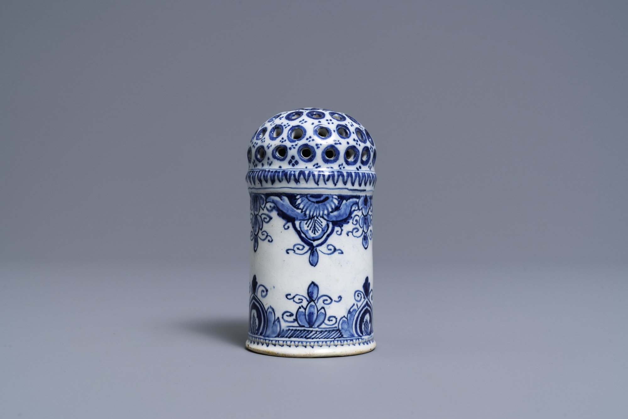 A Dutch Delft blue and white caster, 18th C. - Image 2 of 7