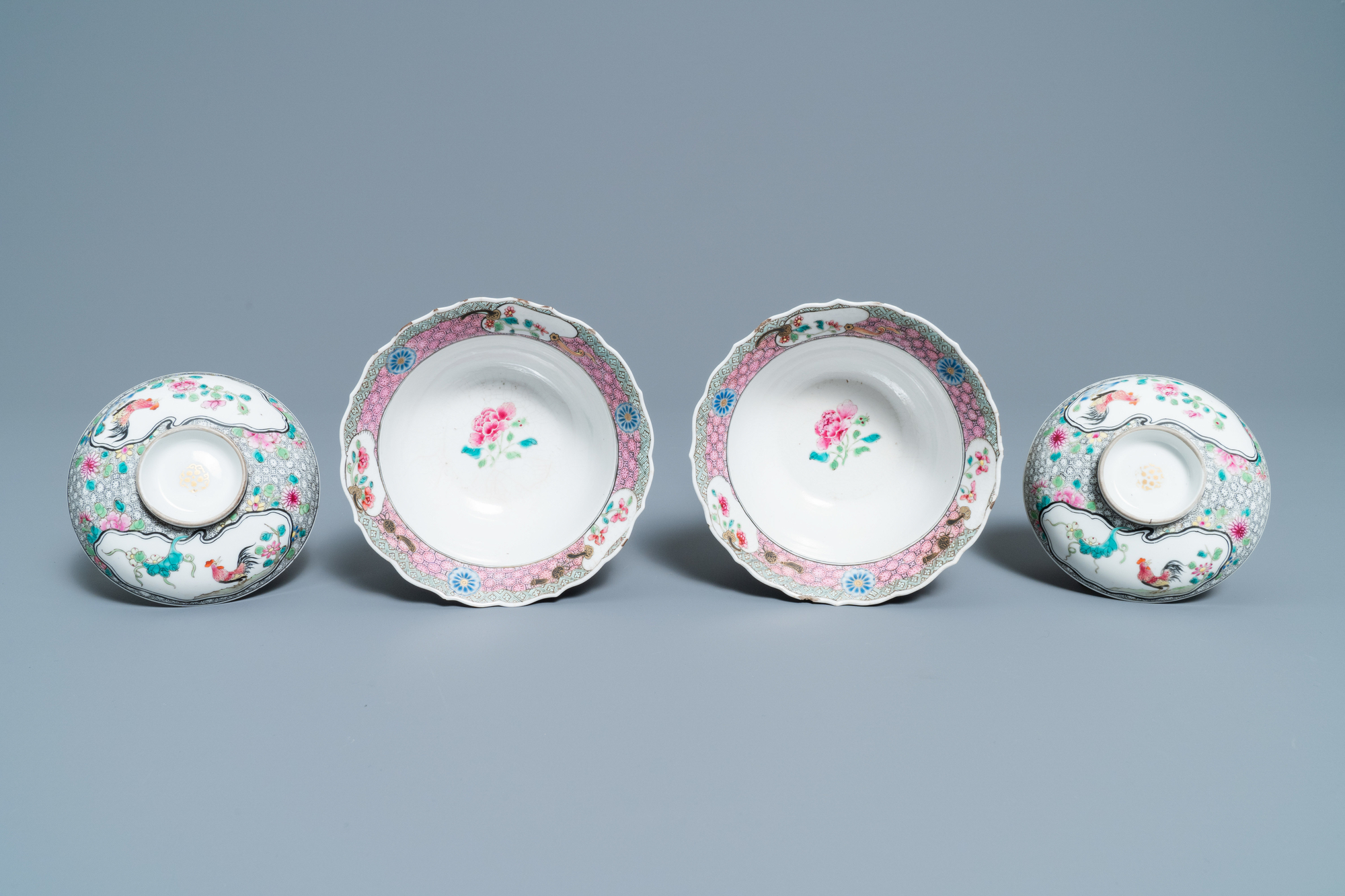 A pair of Chinese famille rose 'rooster' bowls and covers, Yongzheng - Image 6 of 7