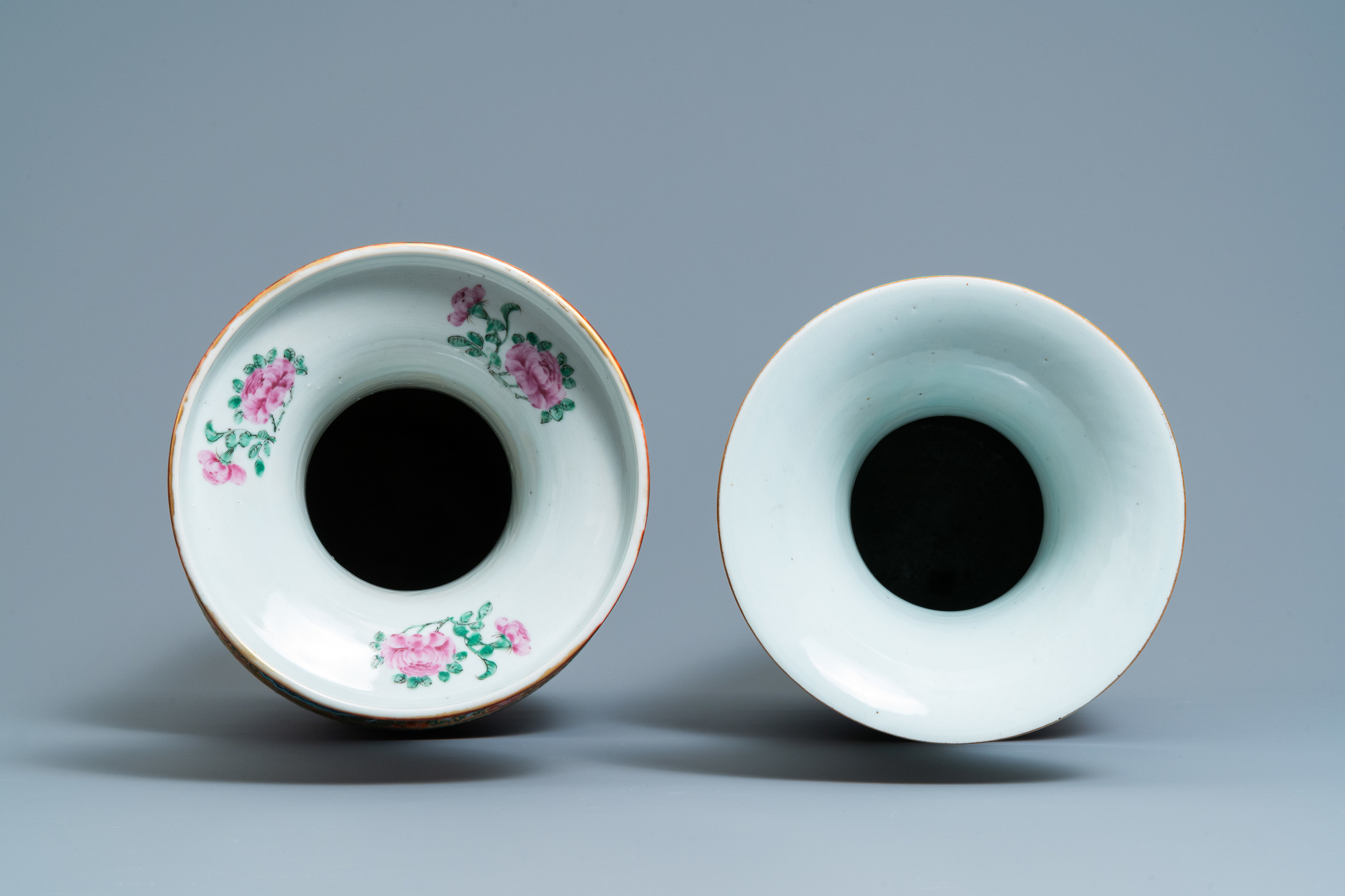 A pair of Chinese Nanking famille rose vases, a Canton vase and a 'phoenixes' vase, 19/20th C. - Image 8 of 9