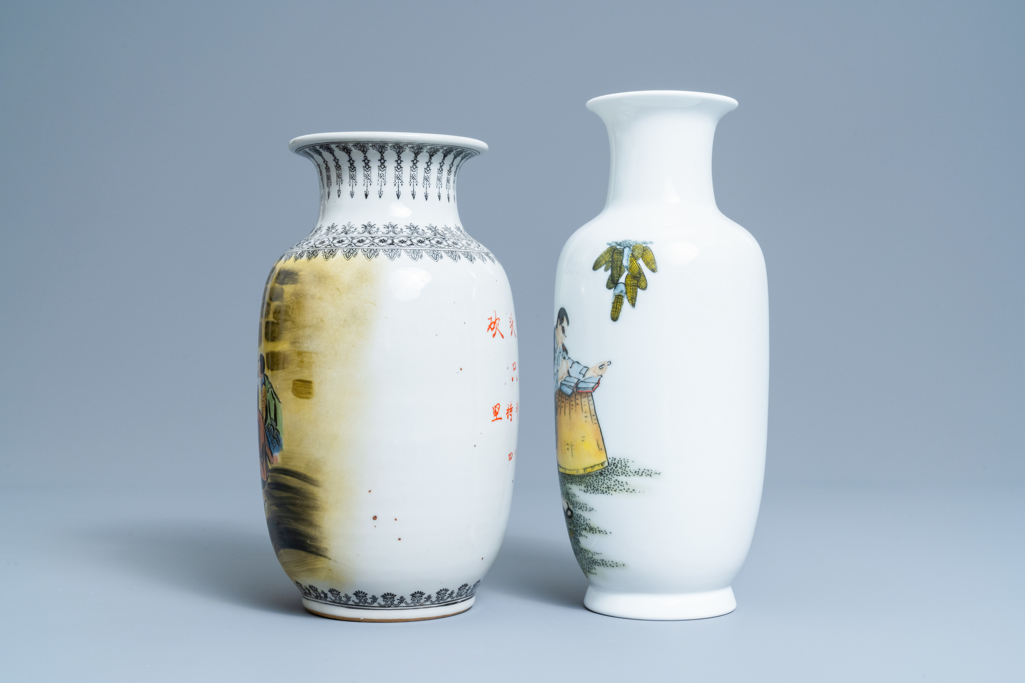 Two Chinese 'Cultural Revolution' vases, 20th C. - Image 4 of 6