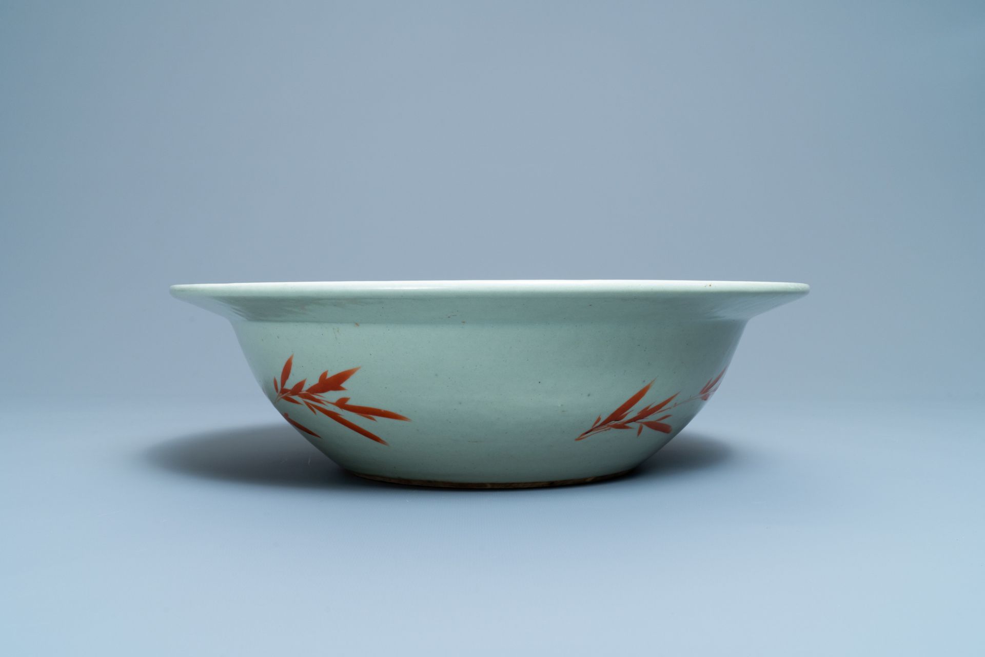 A large Chinese famille rose celadon-ground bowl, 19th C. - Image 4 of 7