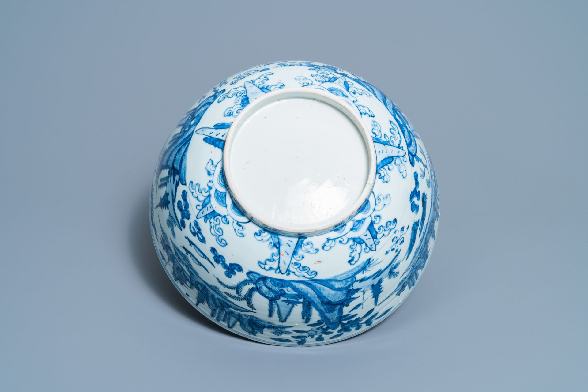 A large Chinese blue and white 'river landscape' bowl, Ming - Image 7 of 13