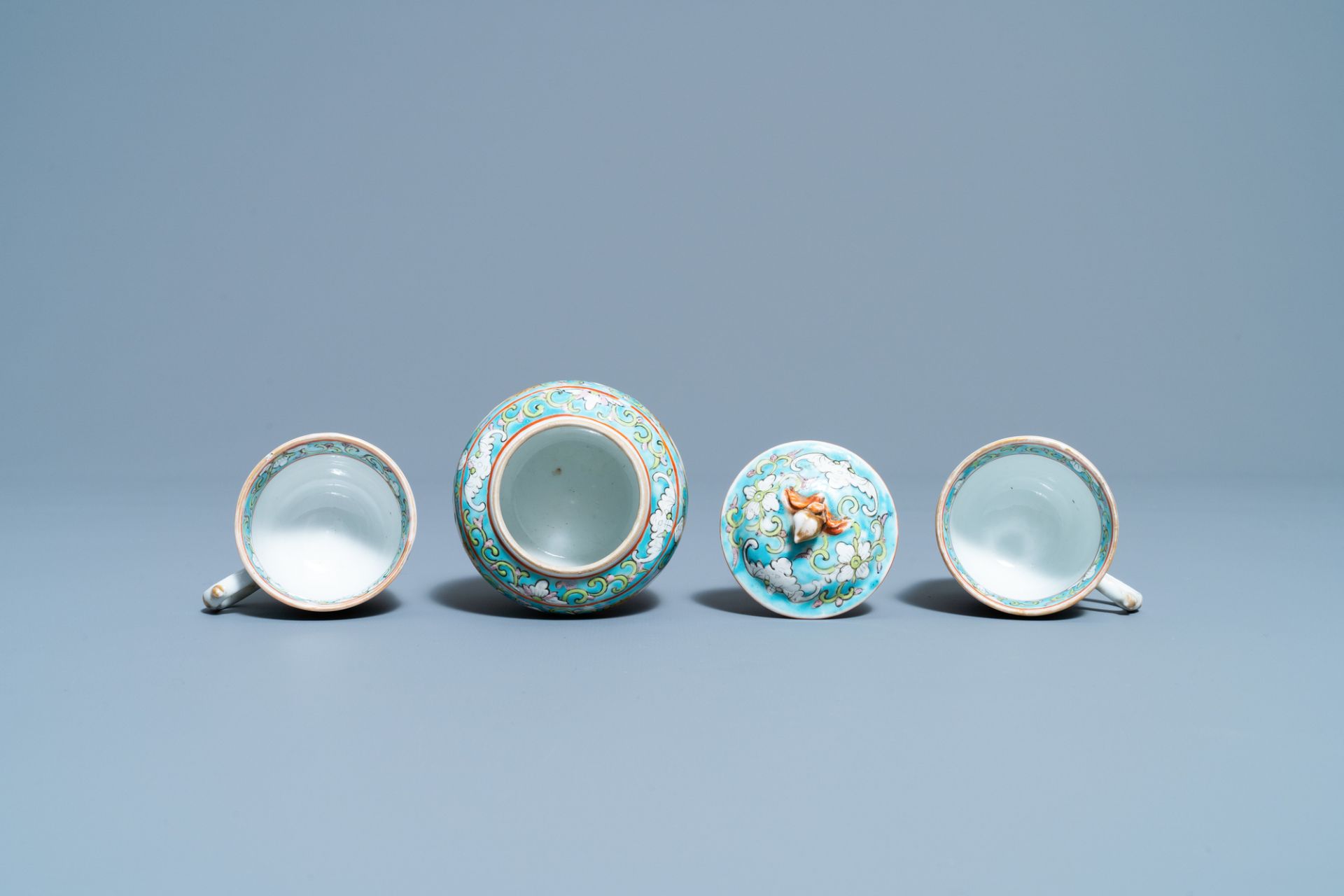 A Chinese famille rose 'tete-a-tete' tea service on tray, 19th C. - Image 9 of 10