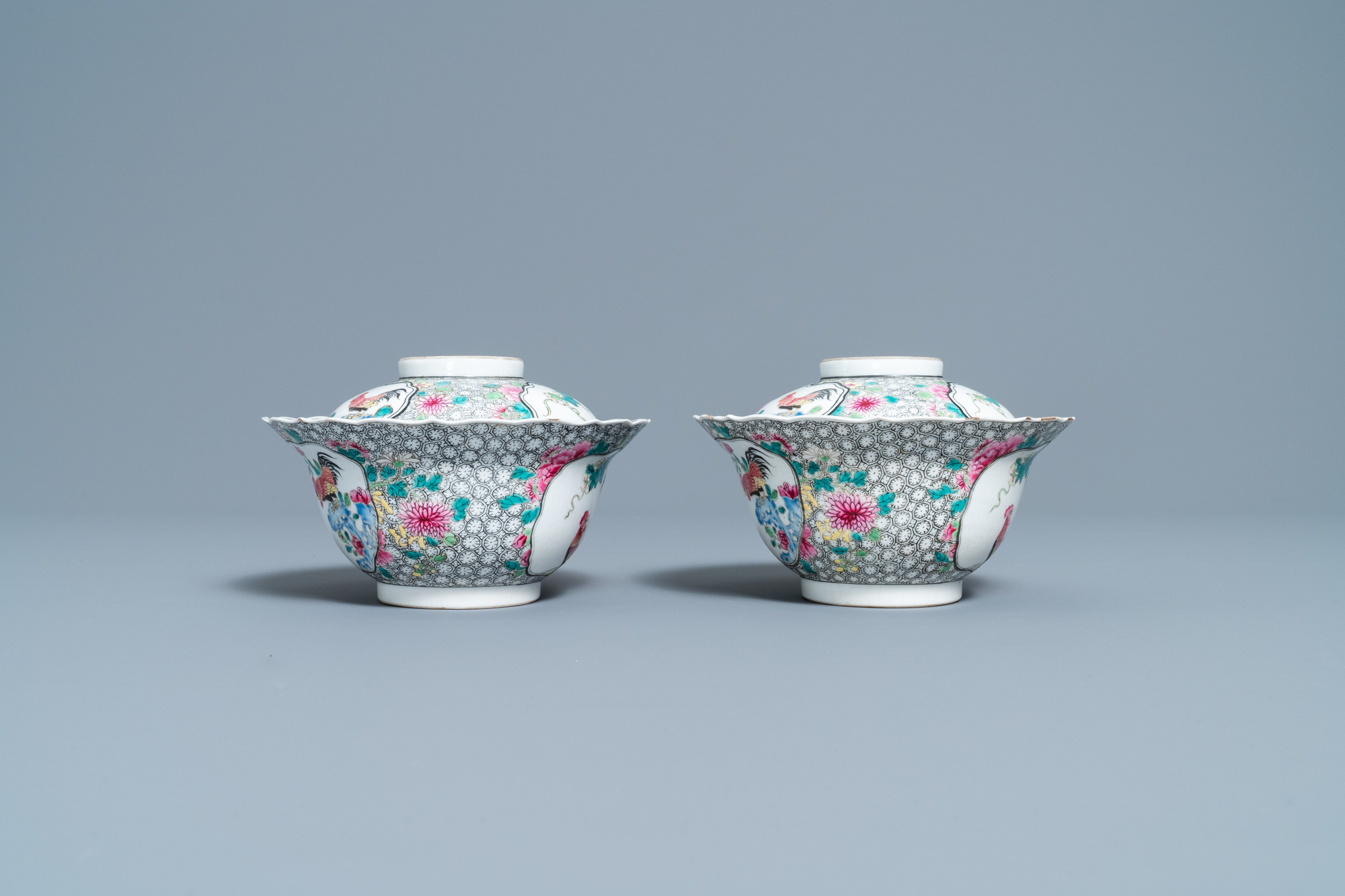 A pair of Chinese famille rose 'rooster' bowls and covers, Yongzheng - Image 5 of 7