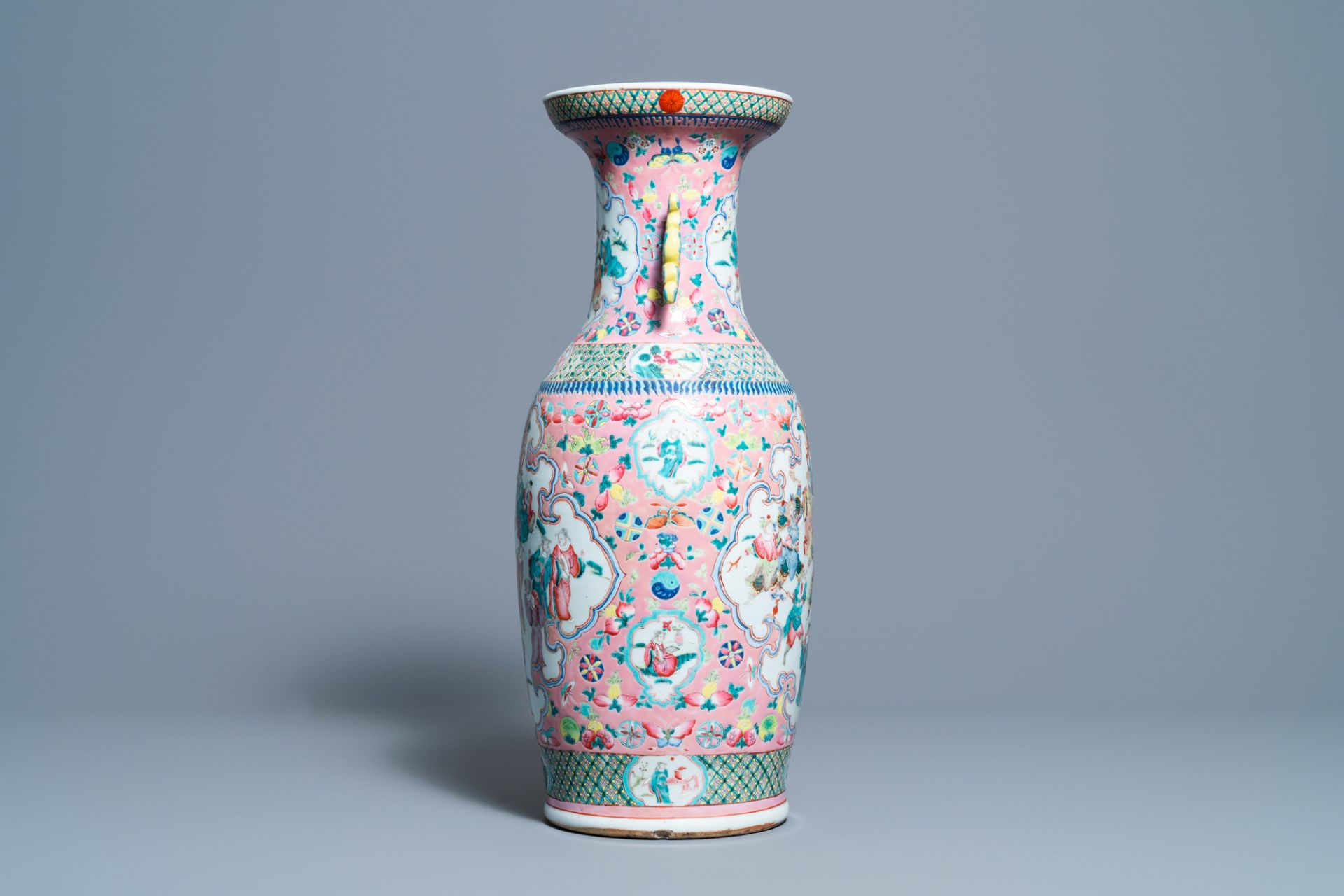 A Chinese pink-ground famille rose vase, 19th C. - Image 4 of 6