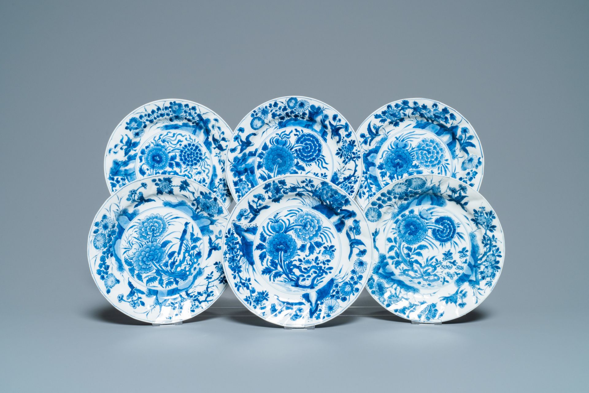 Six Chinese blue and white plates with floral design, Kangxi