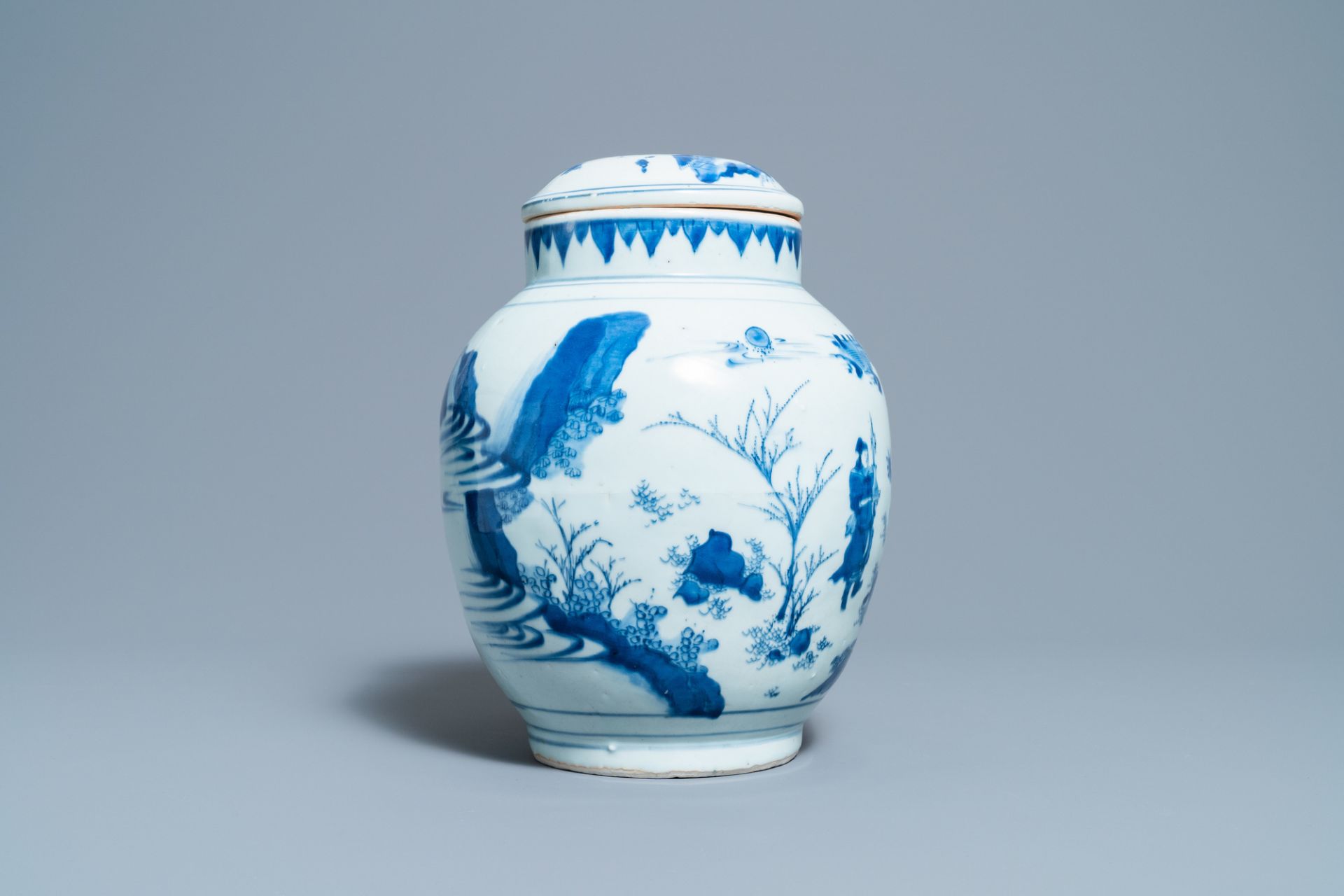 A Chinese blue and white jar and cover with figures in a landscape, Transitional period - Image 5 of 13