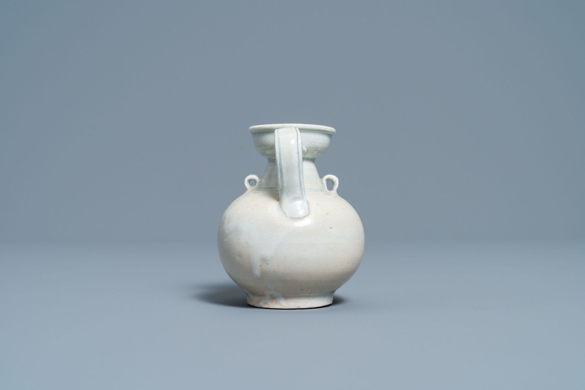 A Chinese celadon-glazed 'Yue' ewer, Song - Image 3 of 7