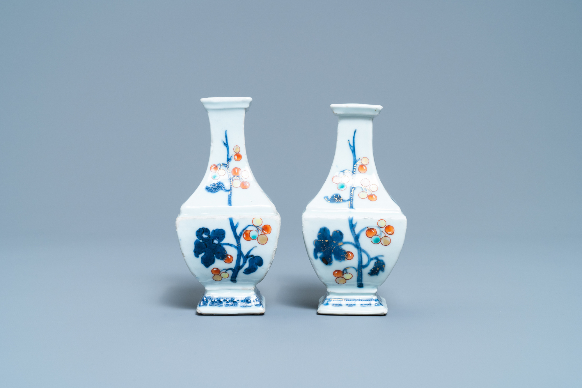 A pair of Chinese 'Pronk studio' vases, Qianlong - Image 3 of 8