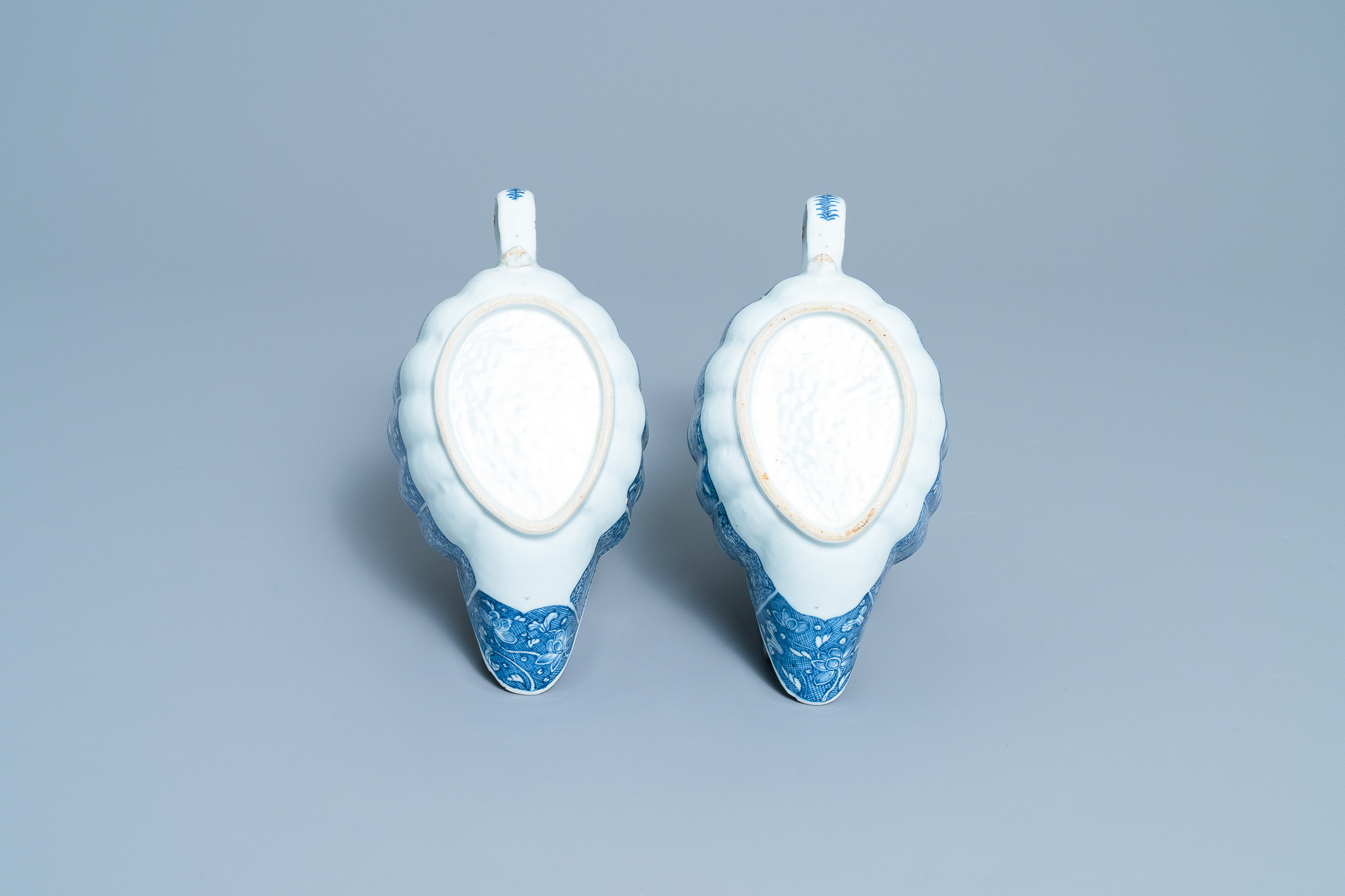 A pair of Chinese blue and white 'Xi Xiang Ji' sauceboats on stand, Qianlong - Image 10 of 10