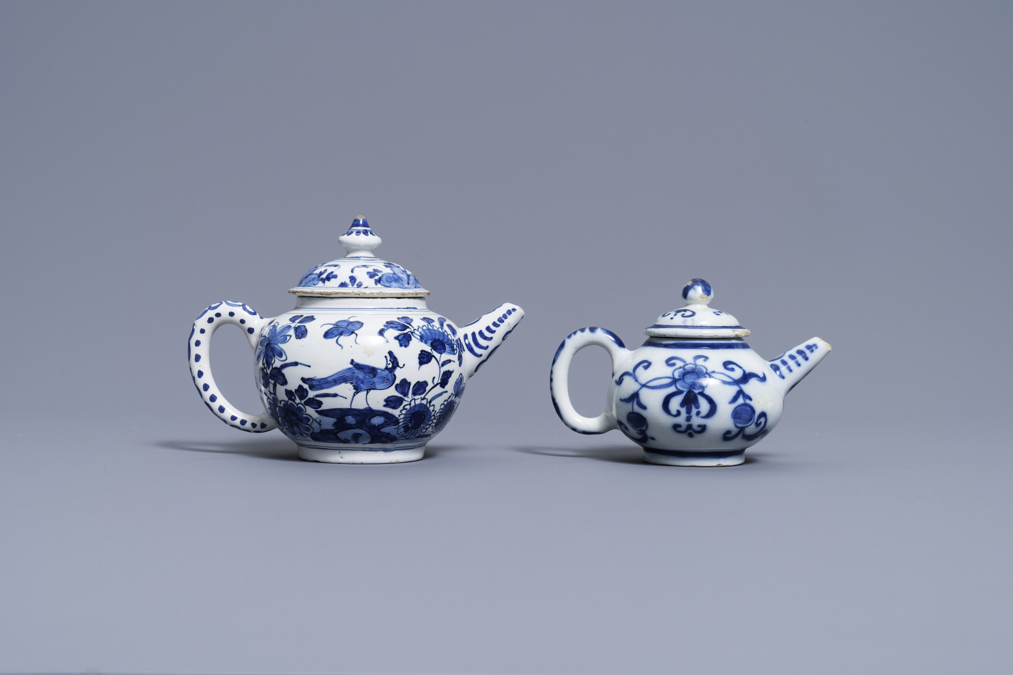 Two Dutch Delft blue and white teapots and covers, 18th C. - Image 4 of 7