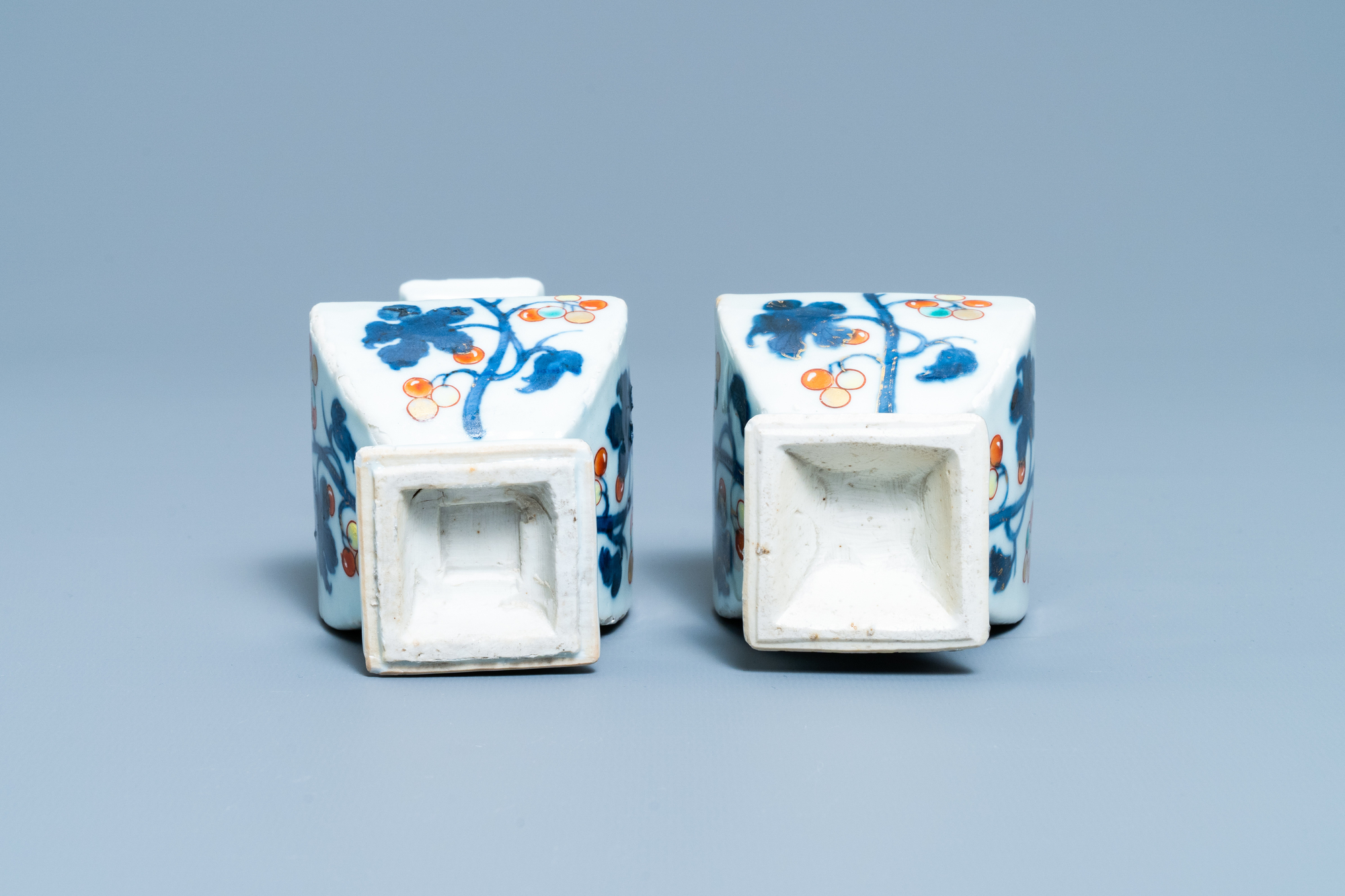 A pair of Chinese 'Pronk studio' vases, Qianlong - Image 8 of 8