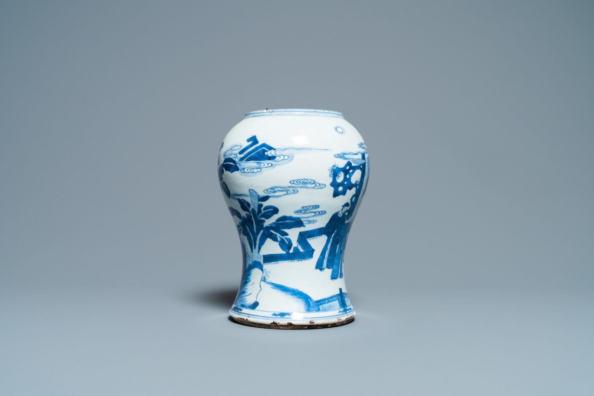 A Chinese blue and white vase with a figurative scene, Kangxi - Image 5 of 7