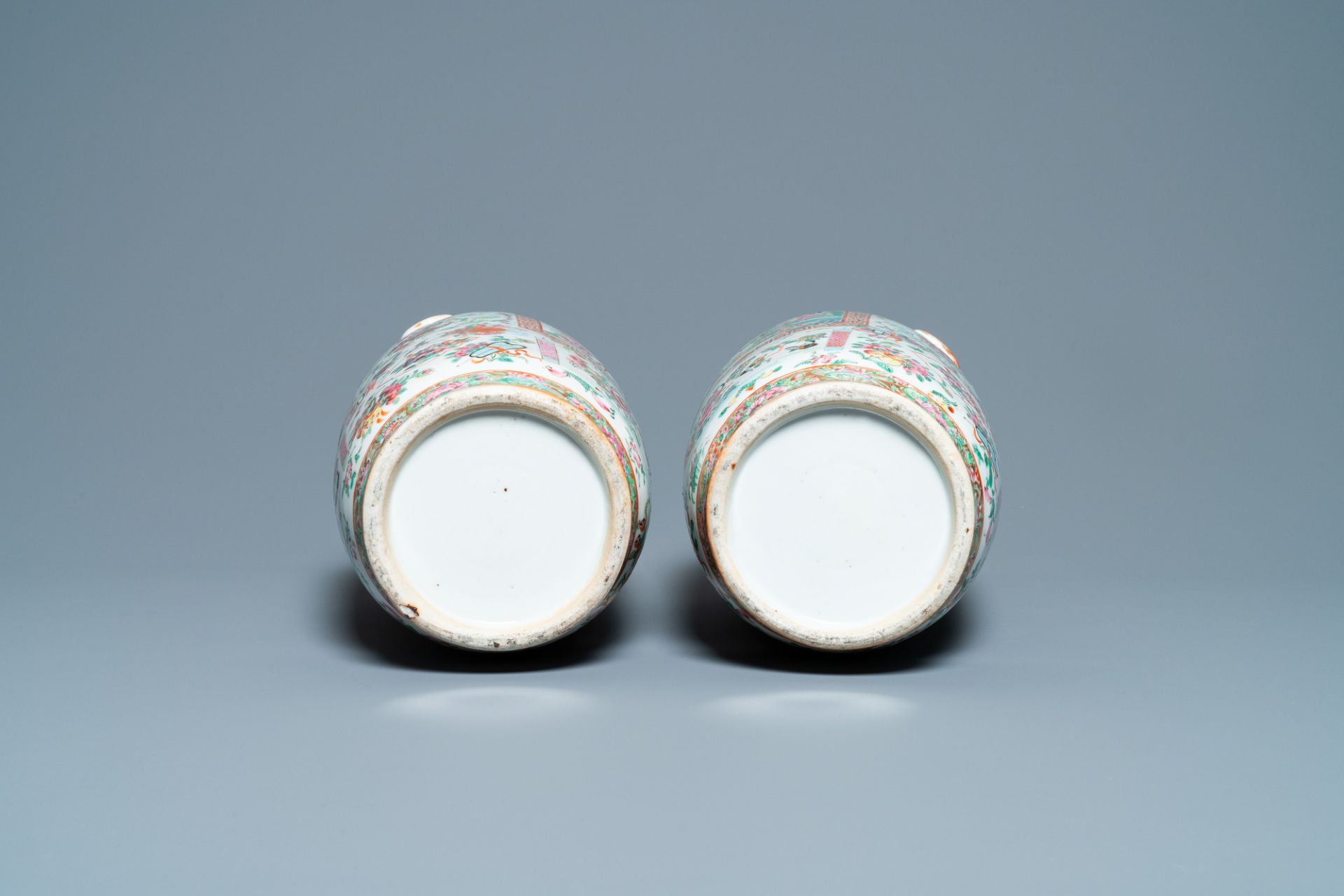 A pair of Chinese Canton famille rose vases, 19th C. - Image 6 of 6