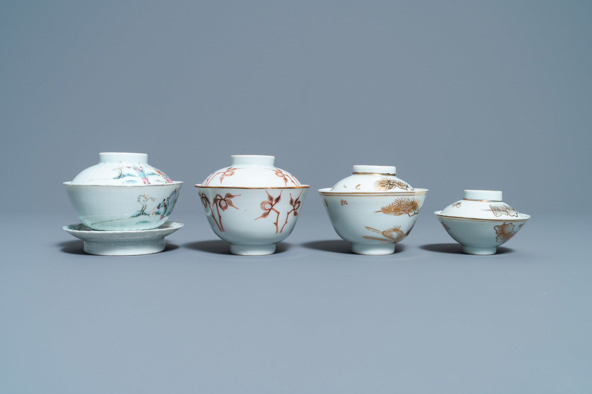 Eight Chinese famille rose and iron-red covered bowls with two stands, 19th C. - Image 5 of 15