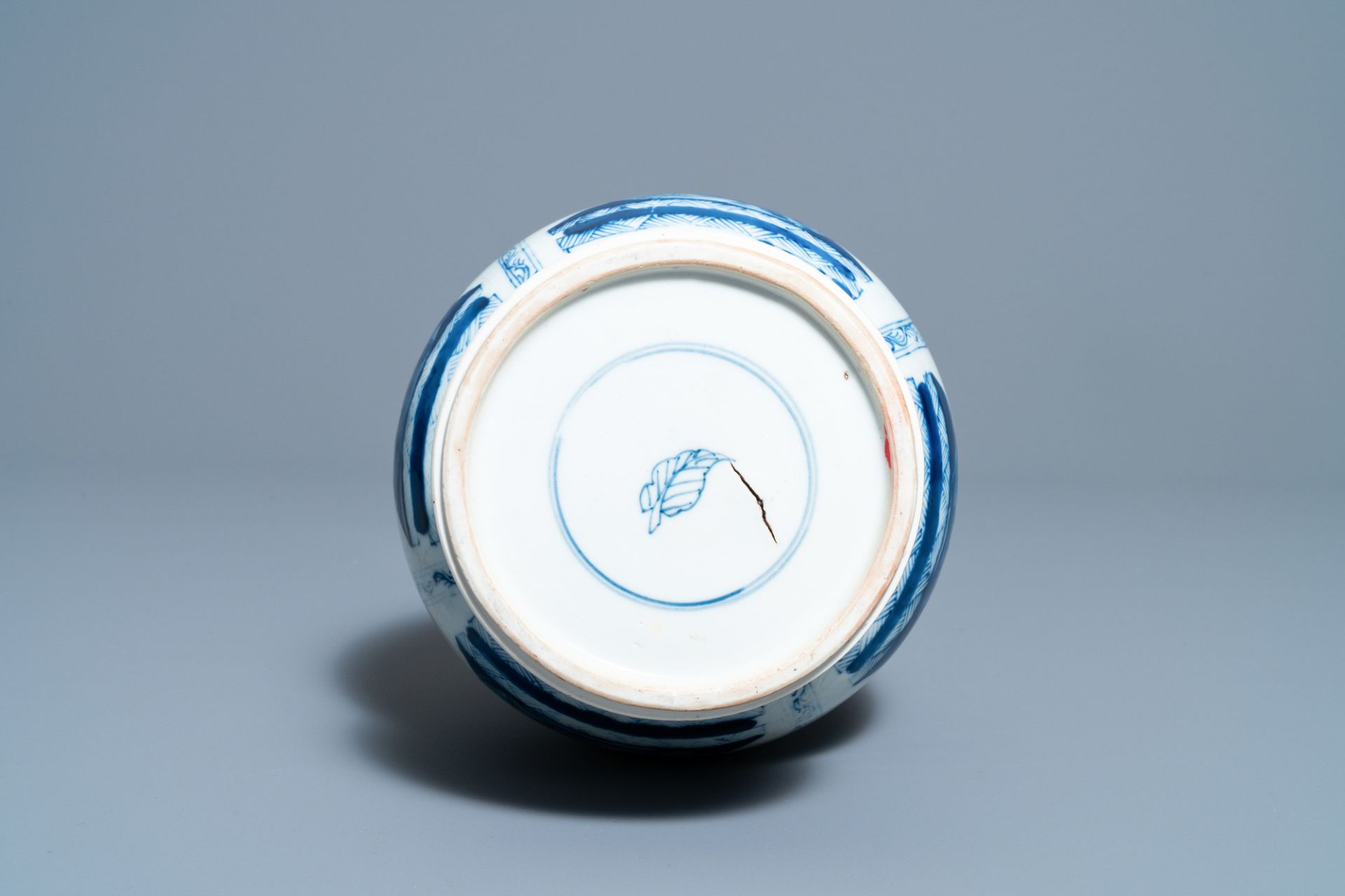 A Chinese blue and white bottle vase with flower arrangements, Kangxi - Image 6 of 6